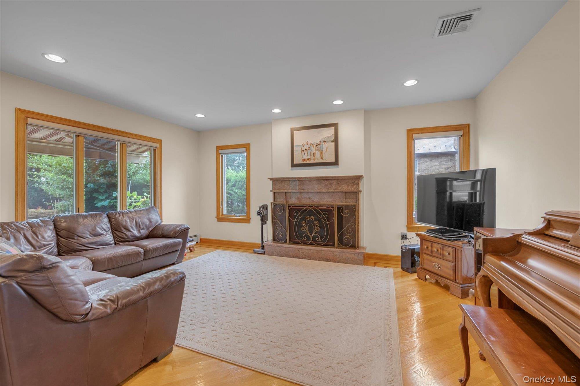 252-25 Leith Road, Little Neck, NY 11362