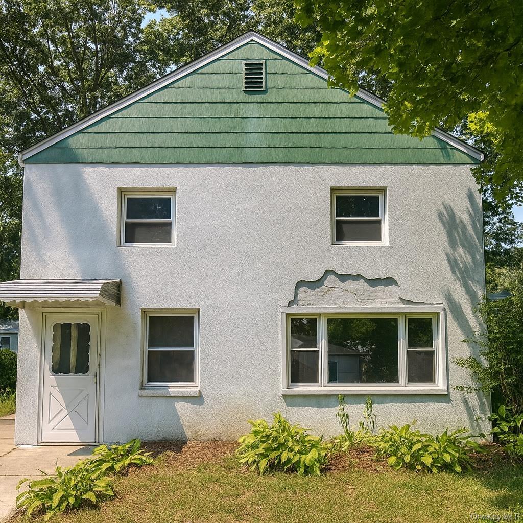 45 Crown Avenue, Huntington, NY 11743