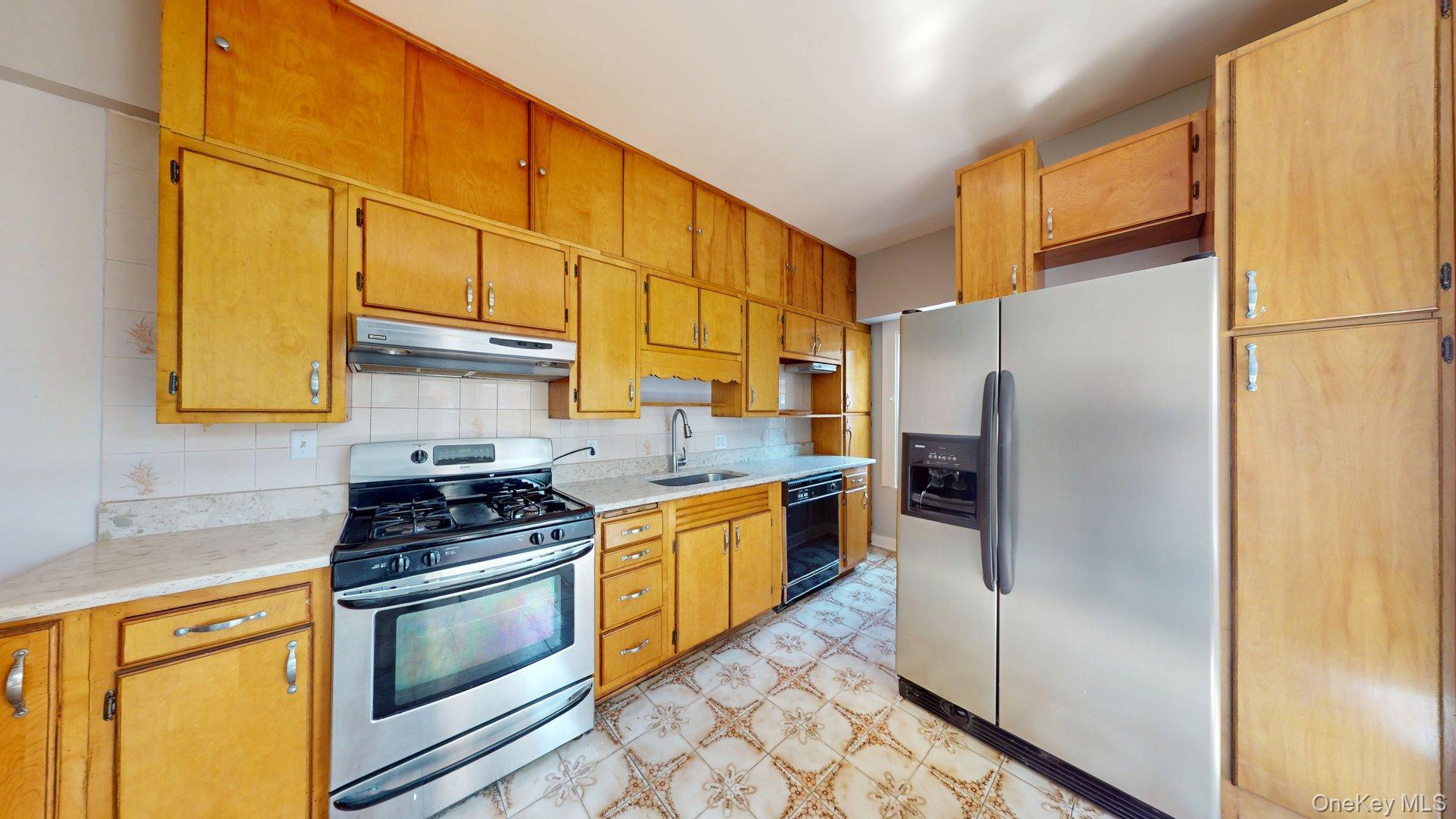 565 E 37th Street, Brooklyn, NY 11203