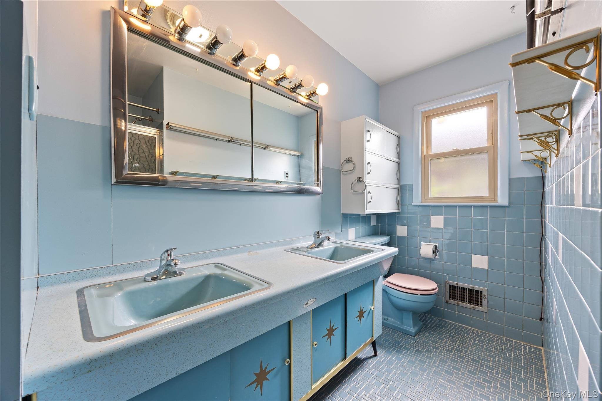 160-36 24th Avenue, Whitestone, NY 11357