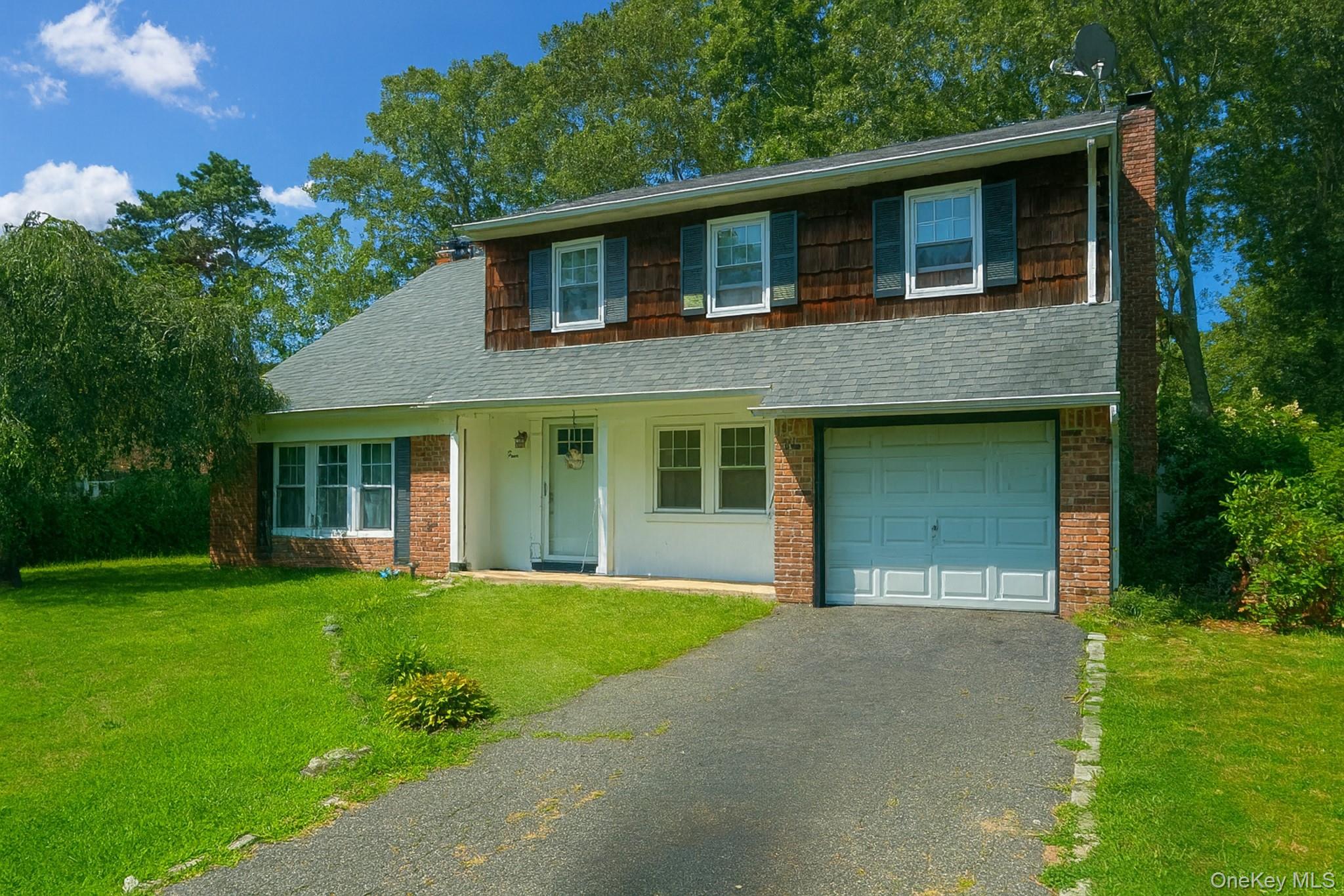 4 Summercress Lane, Coram, NY 11727