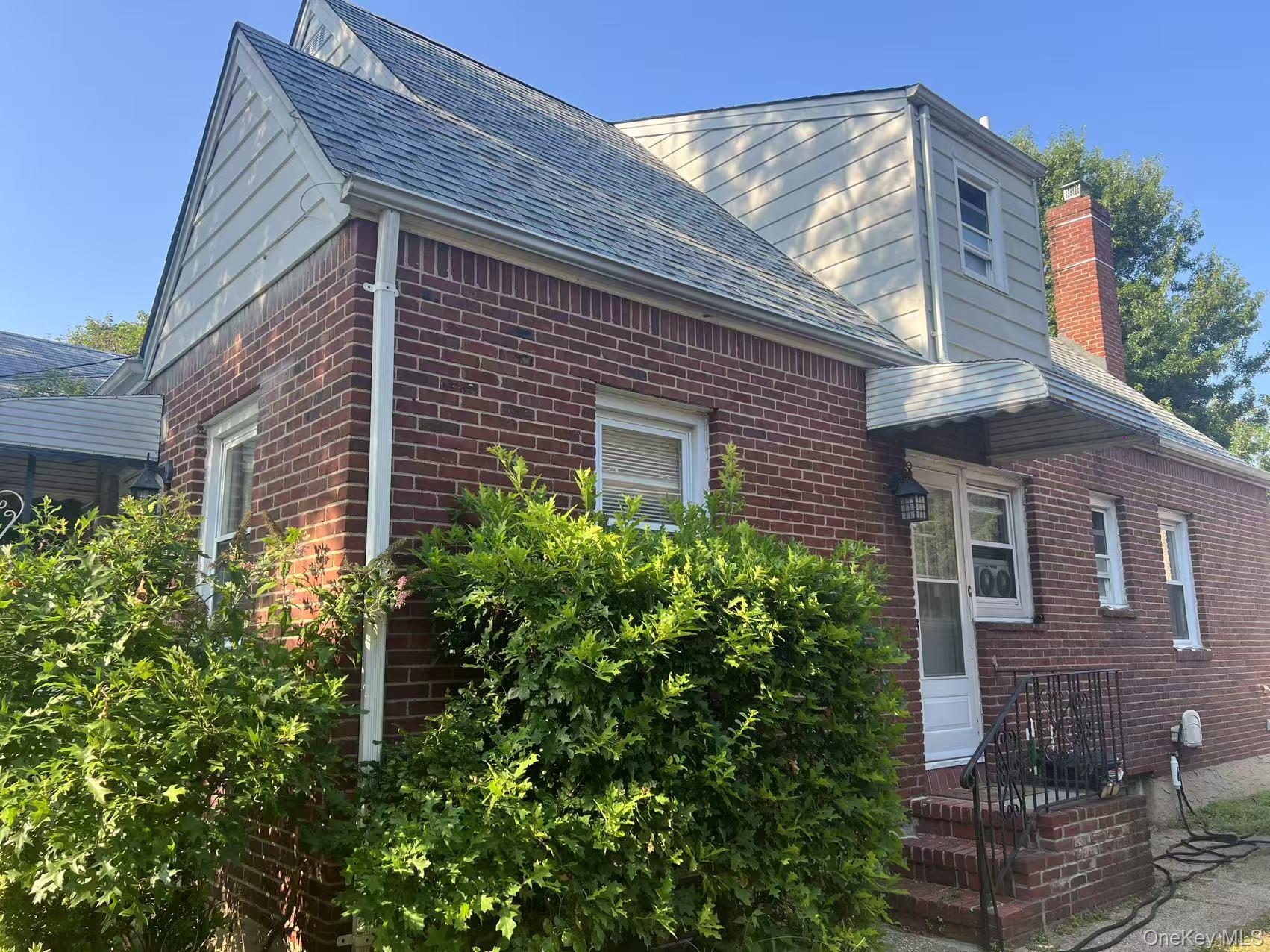 119 Emerson Avenue, Floral Park, NY 11001