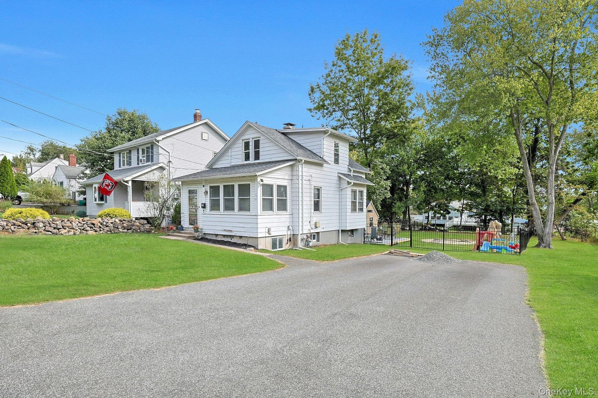 13 Central Avenue, Tappan, NY 10983