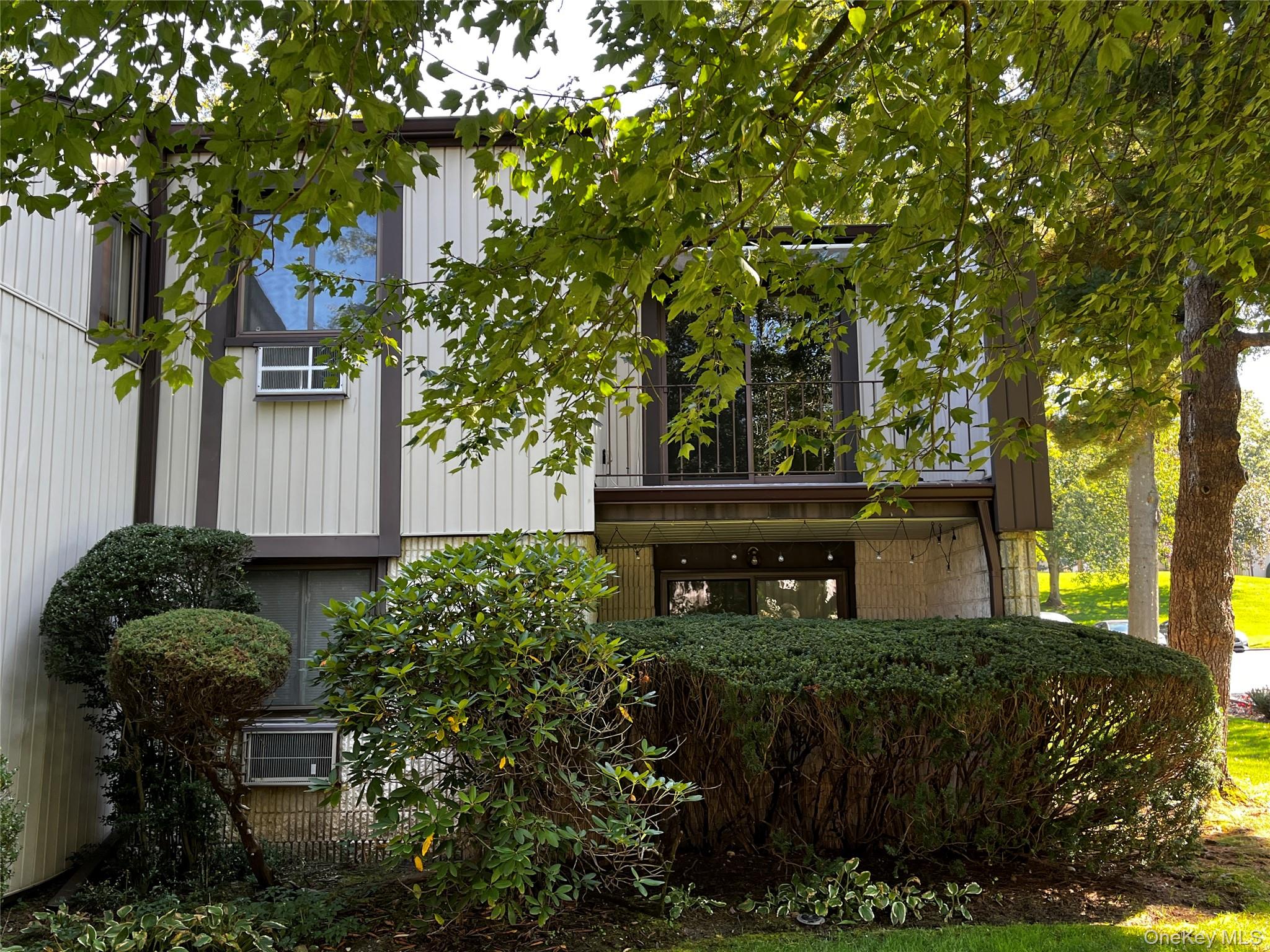 77 Richmond Boulevard # 4A, Ronkonkoma, NY 11779