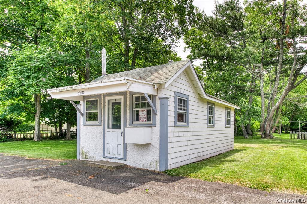 22420 Main Road, Orient, NY 11957