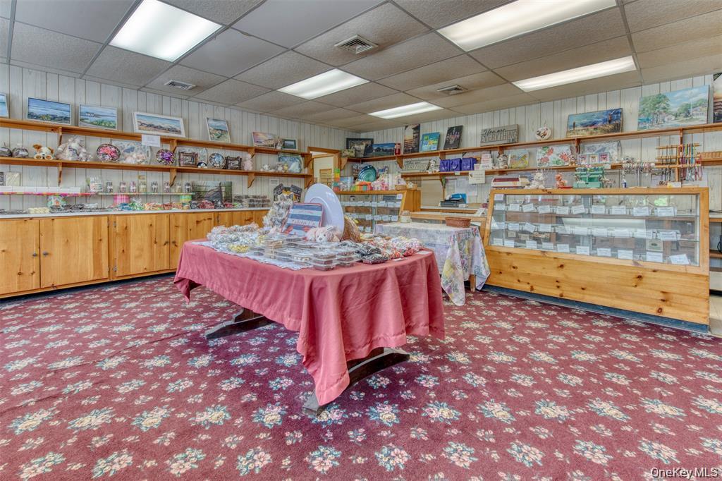 22350 Main Road, Orient, NY 11957