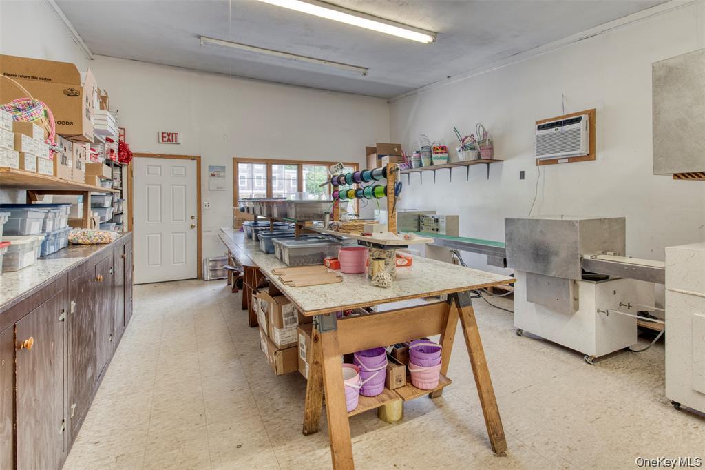 22350 Main Road, Orient, NY 11957