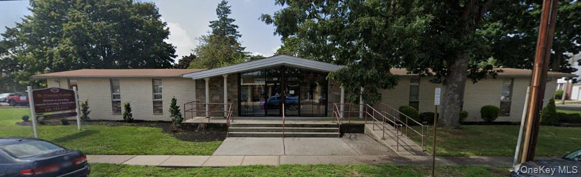 747 N Broadway, Massapequa, NY 11758