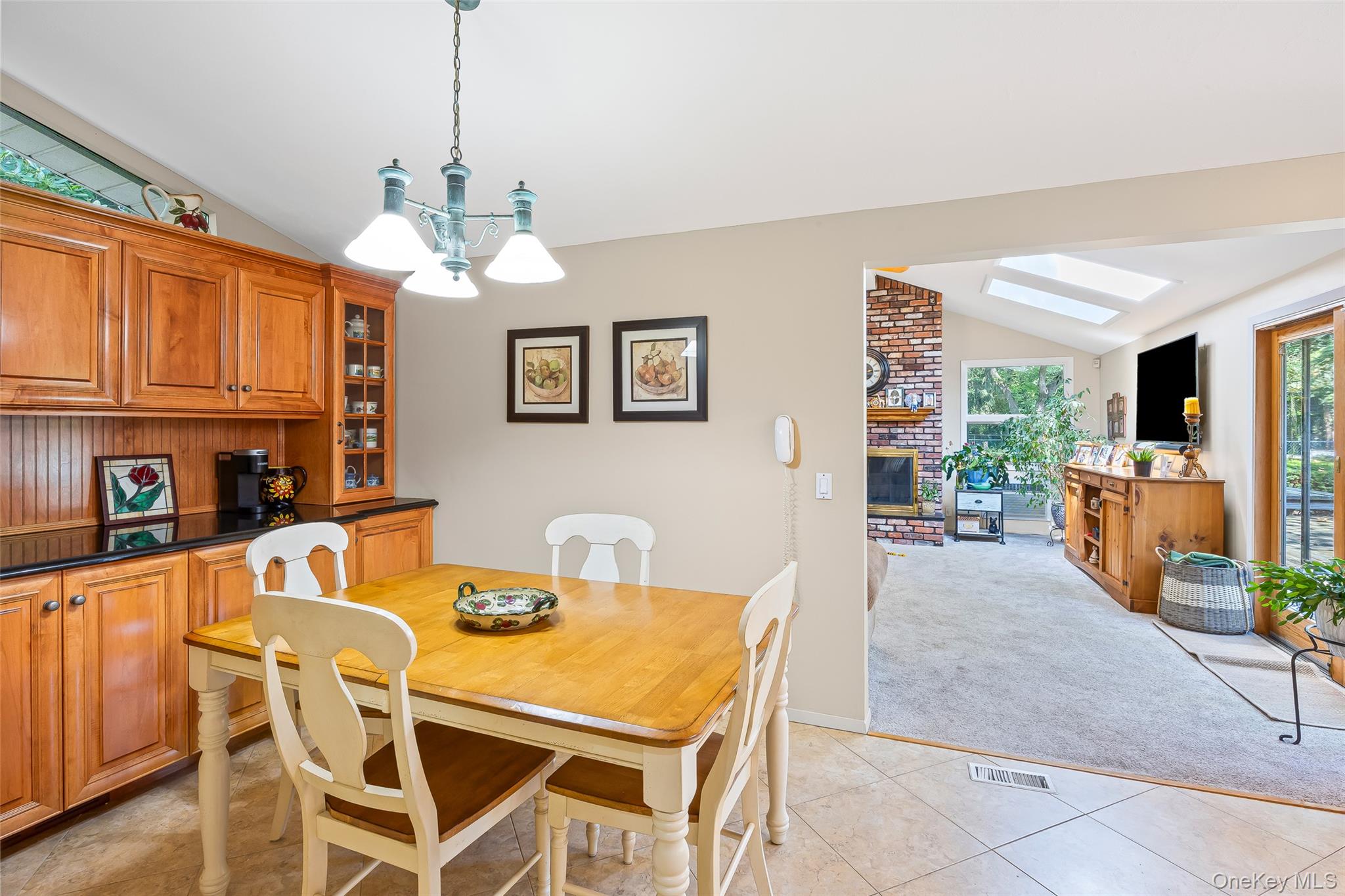 34 Cherry Lane E, Syosset, NY 11791