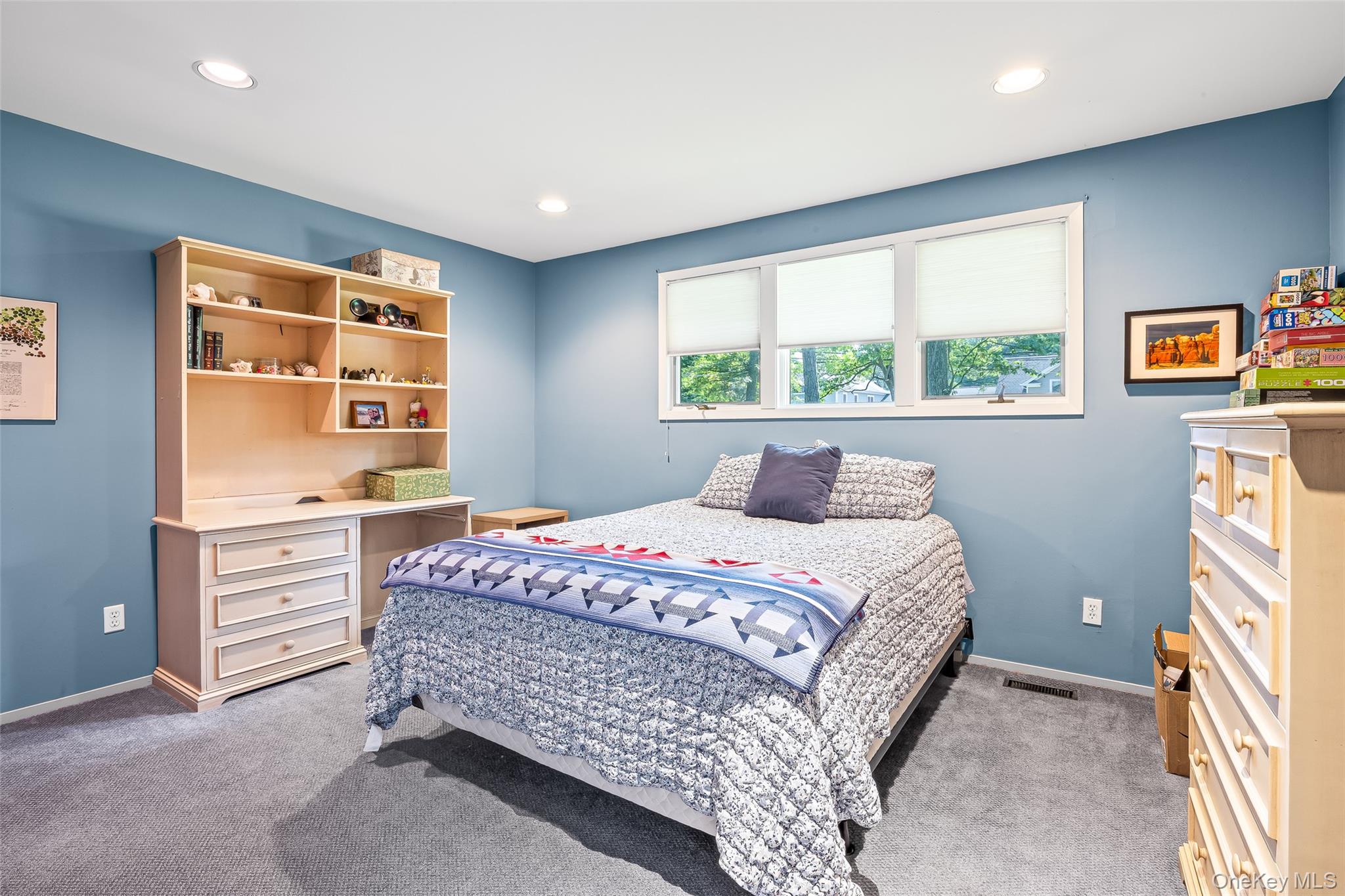 34 Cherry Lane E, Syosset, NY 11791