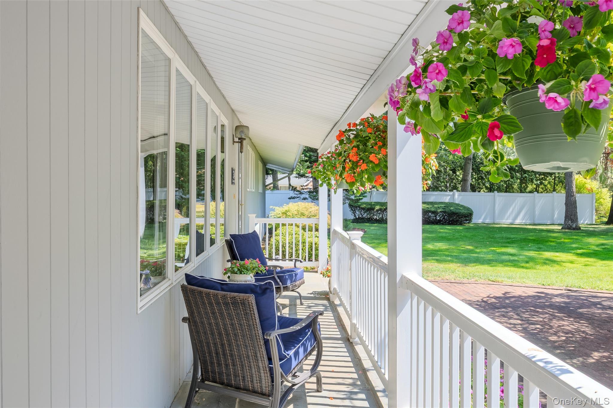 34 Cherry Lane E, Syosset, NY 11791