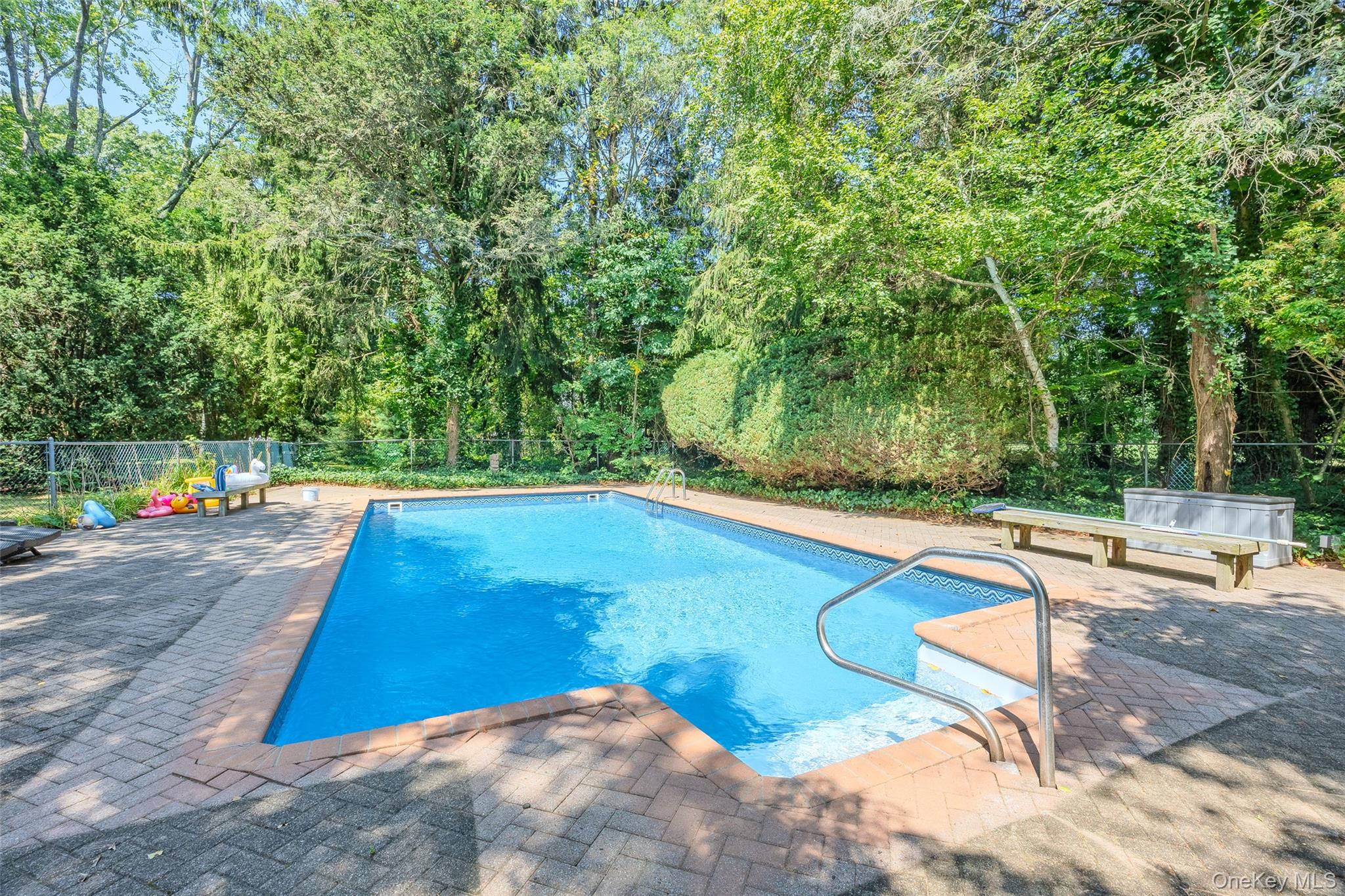 34 Cherry Lane E, Syosset, NY 11791