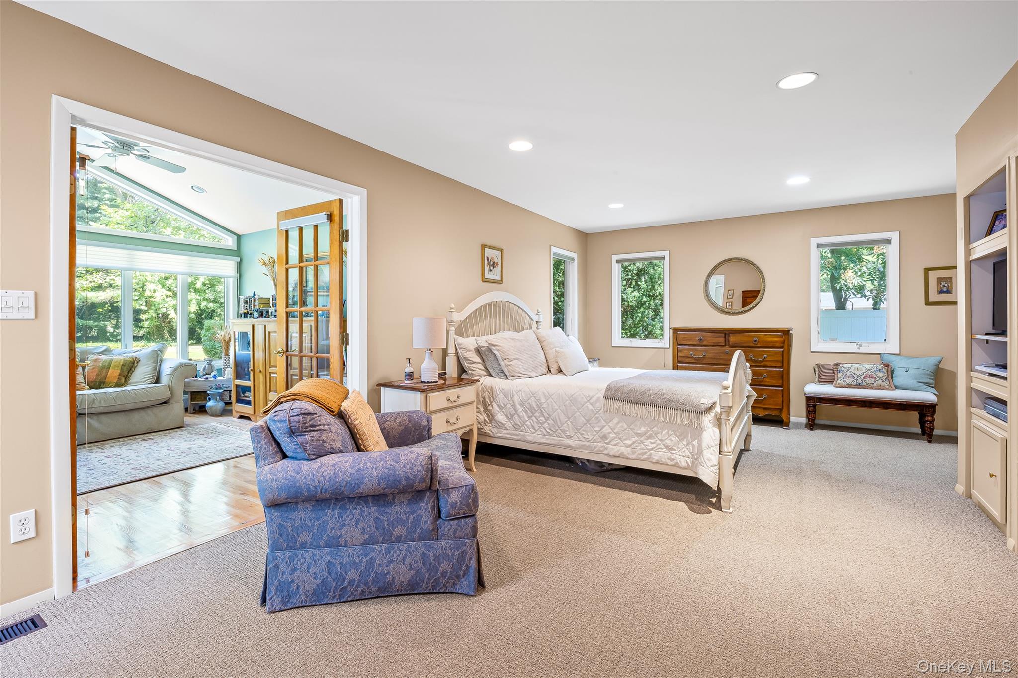 34 Cherry Lane E, Syosset, NY 11791