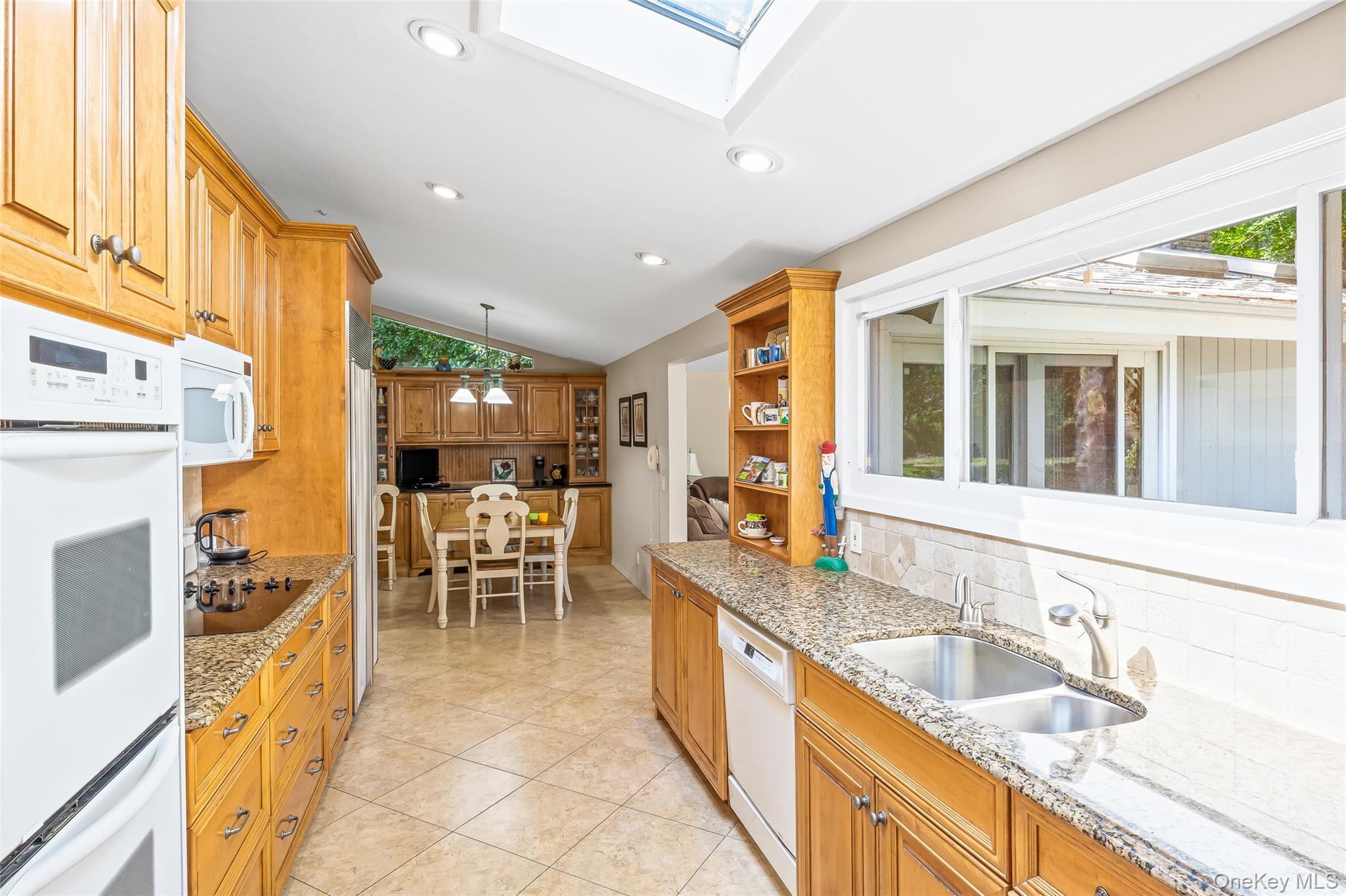 34 Cherry Lane E, Syosset, NY 11791