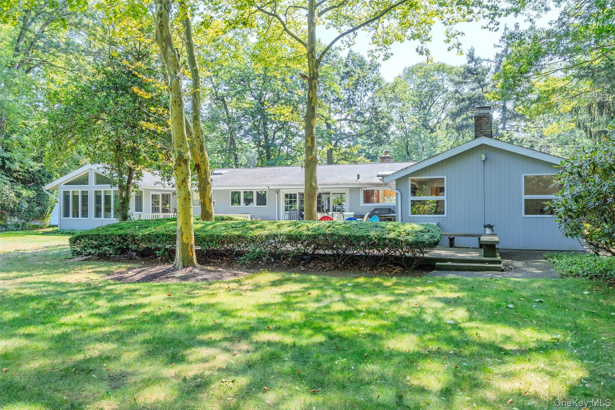 34 Cherry Lane E, Syosset, NY 11791