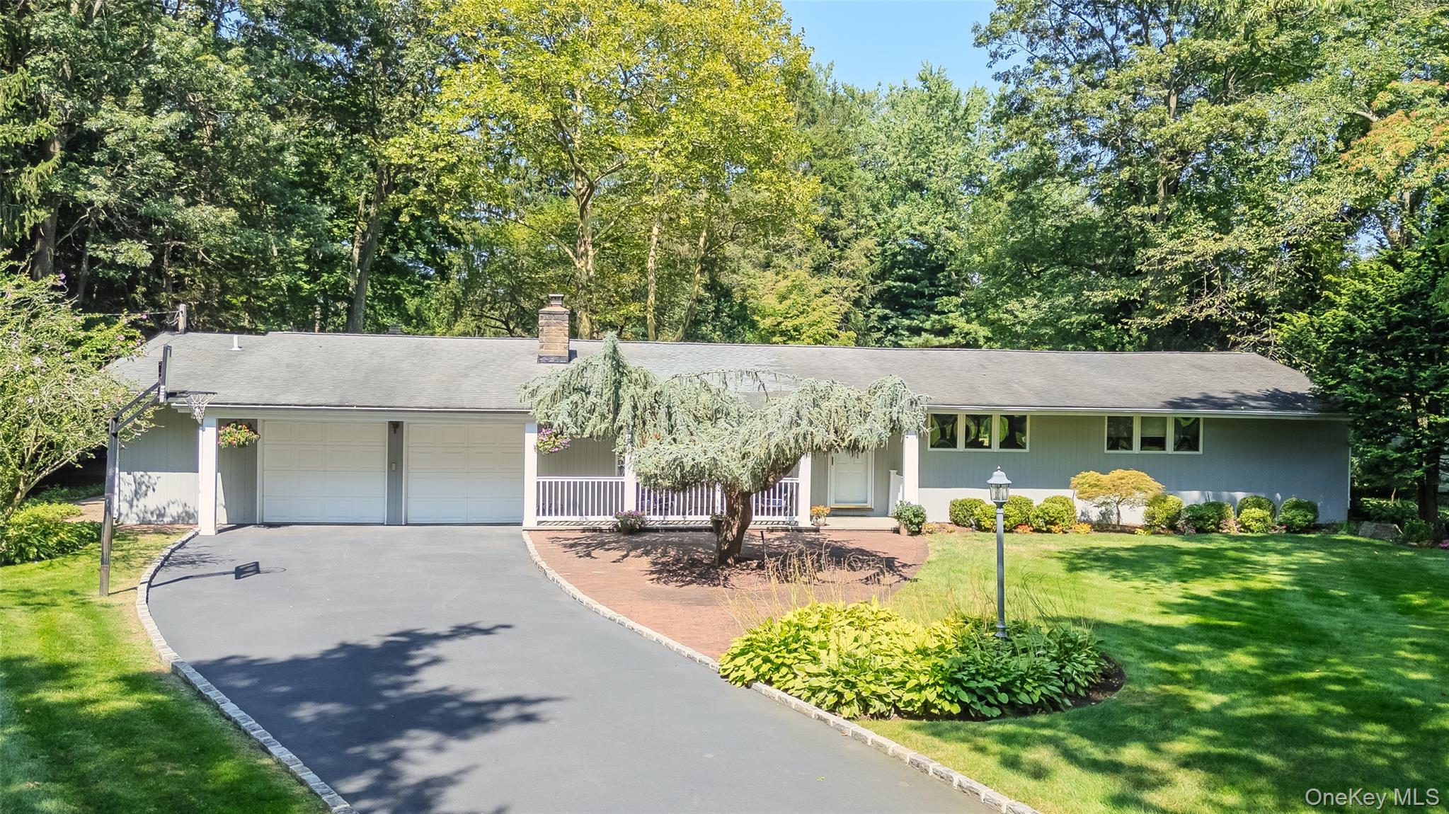 34 Cherry Lane E, Syosset, NY 11791