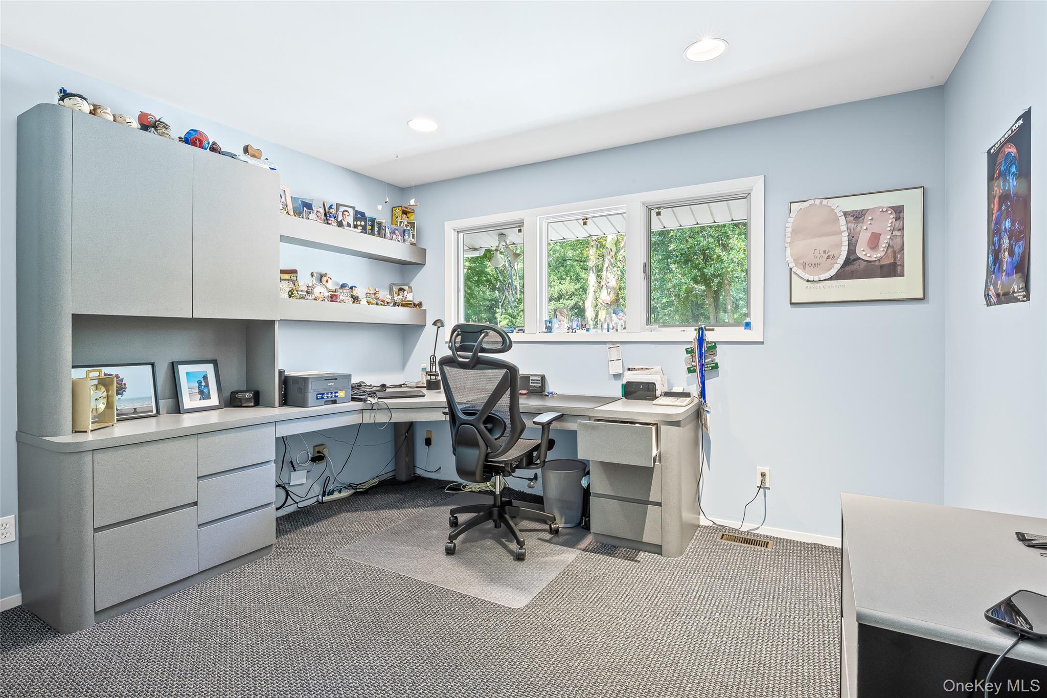 34 Cherry Lane E, Syosset, NY 11791