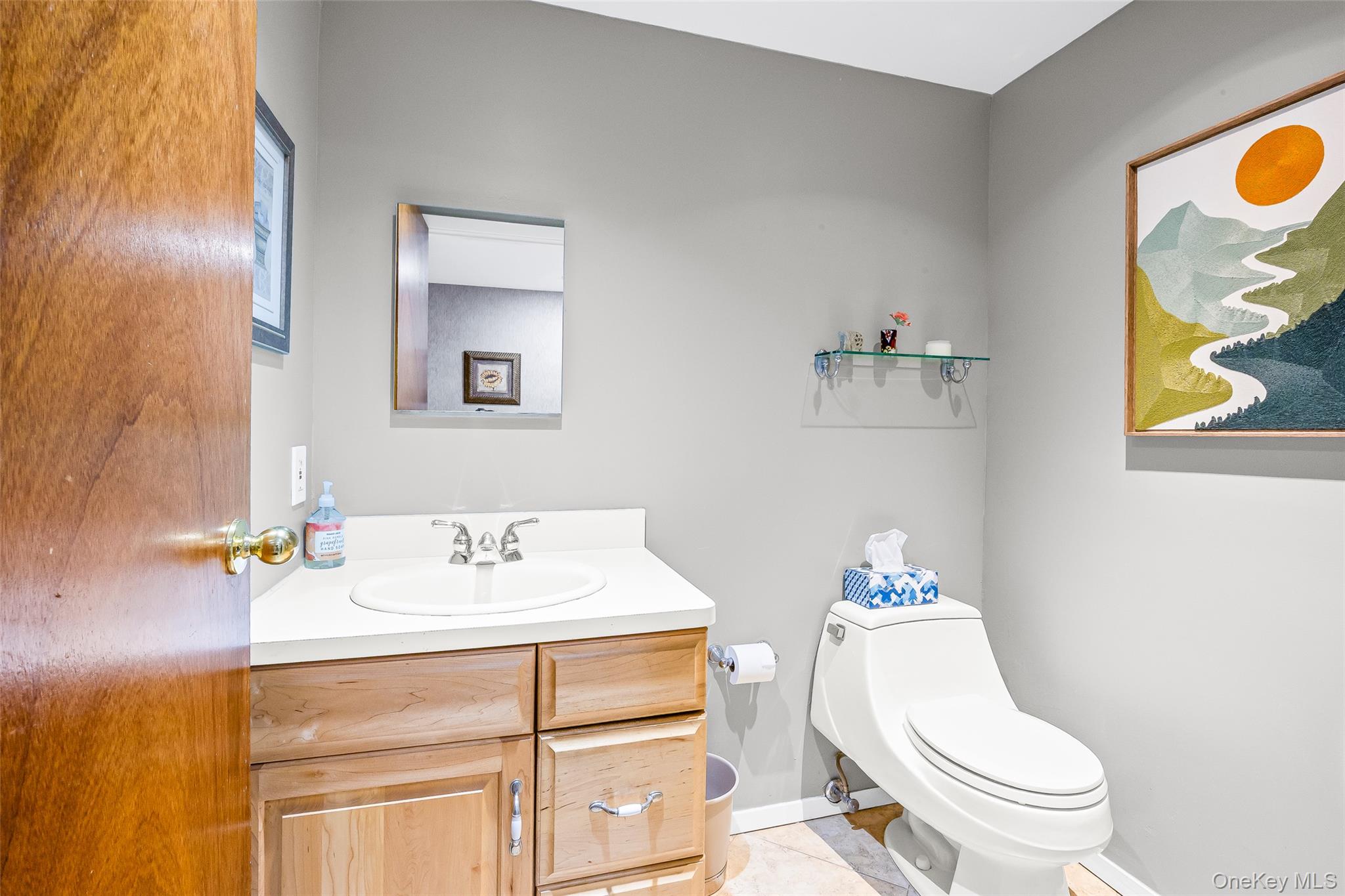 34 Cherry Lane E, Syosset, NY 11791