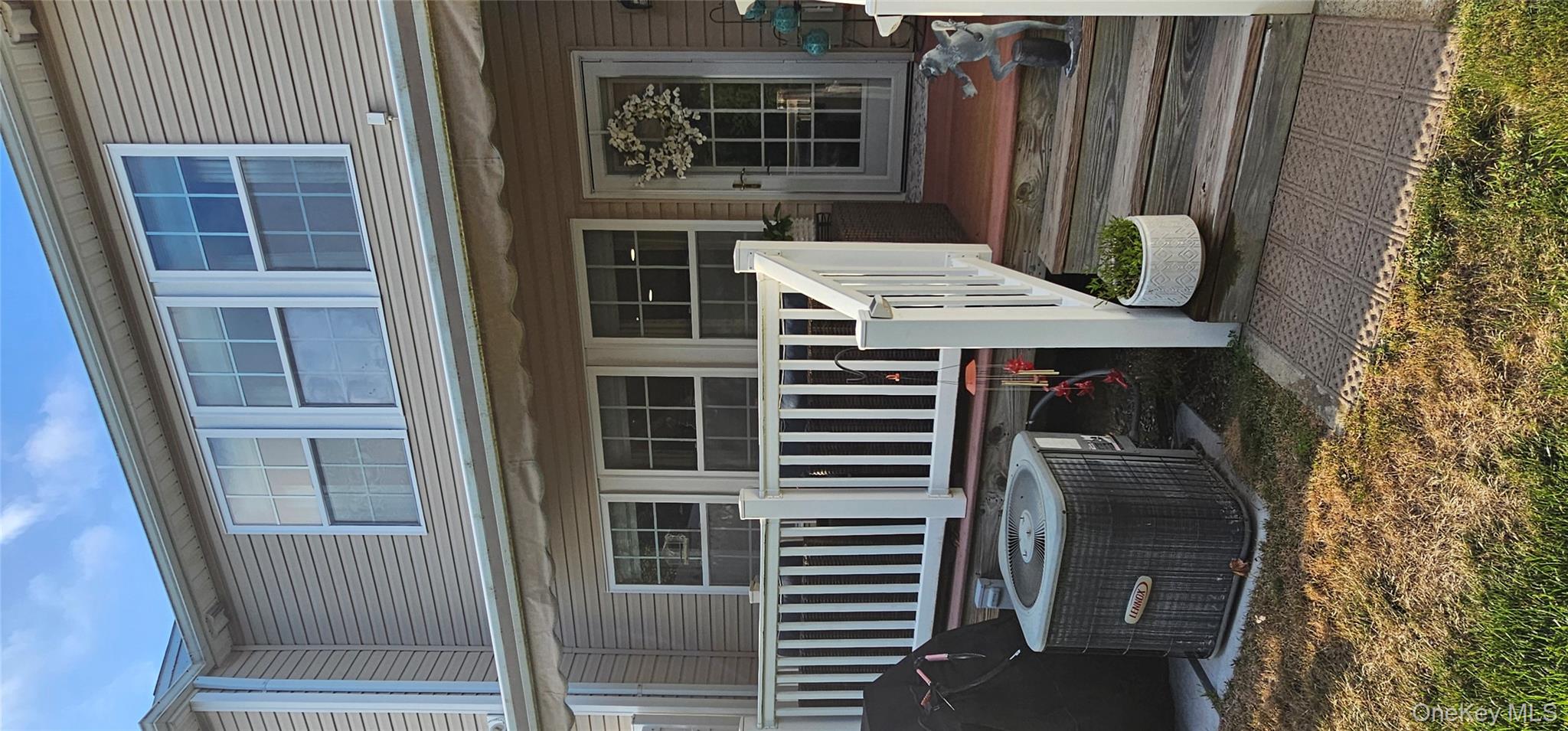 19 Virginia Pine Lane, Bay Shore, NY 11706