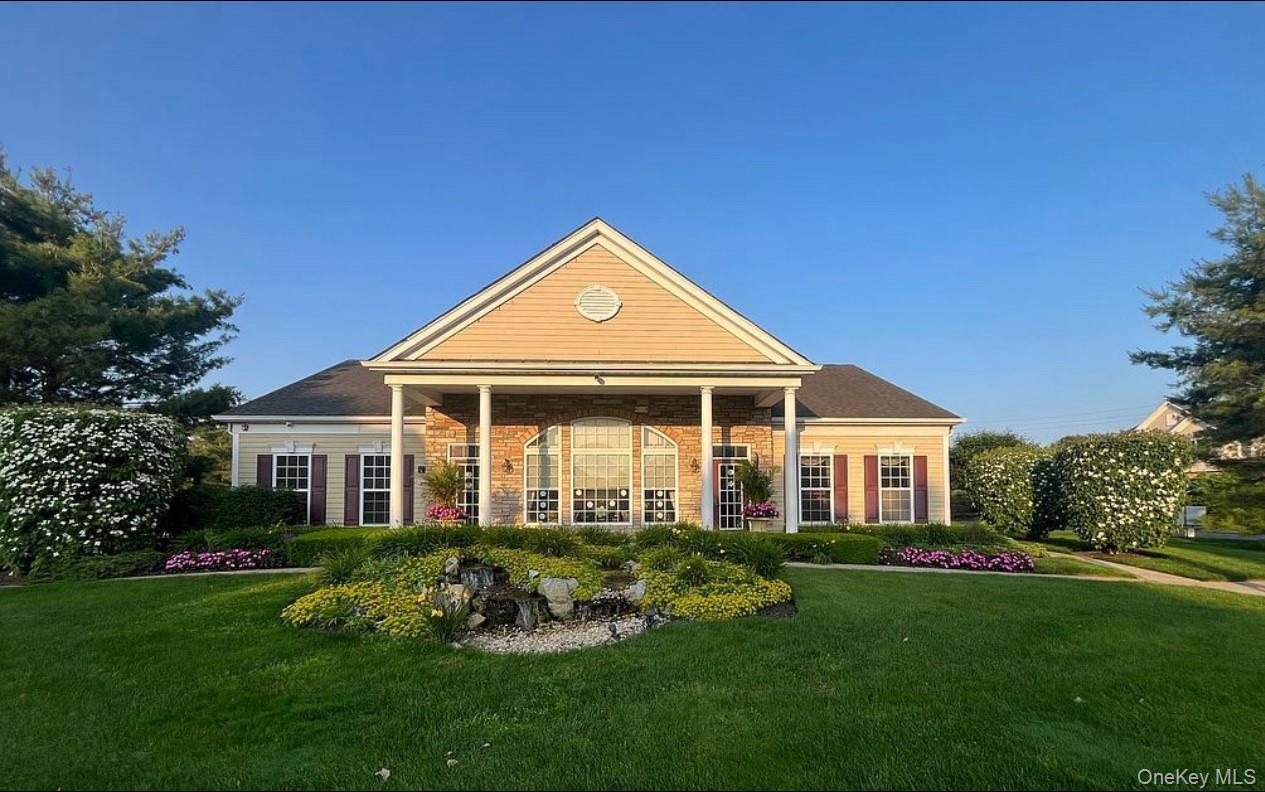 19 Virginia Pine Lane, Bay Shore, NY 11706