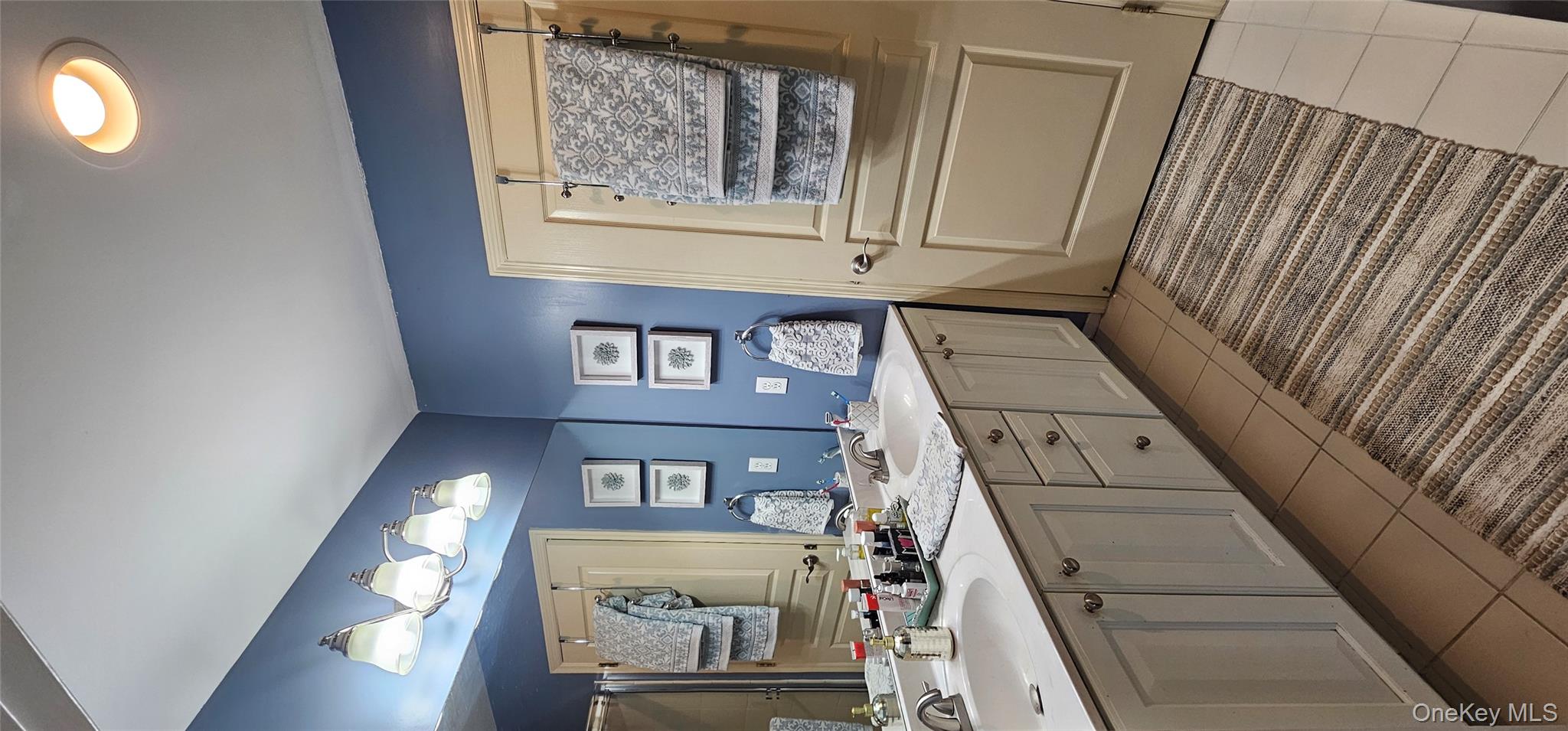 19 Virginia Pine Lane, Bay Shore, NY 11706