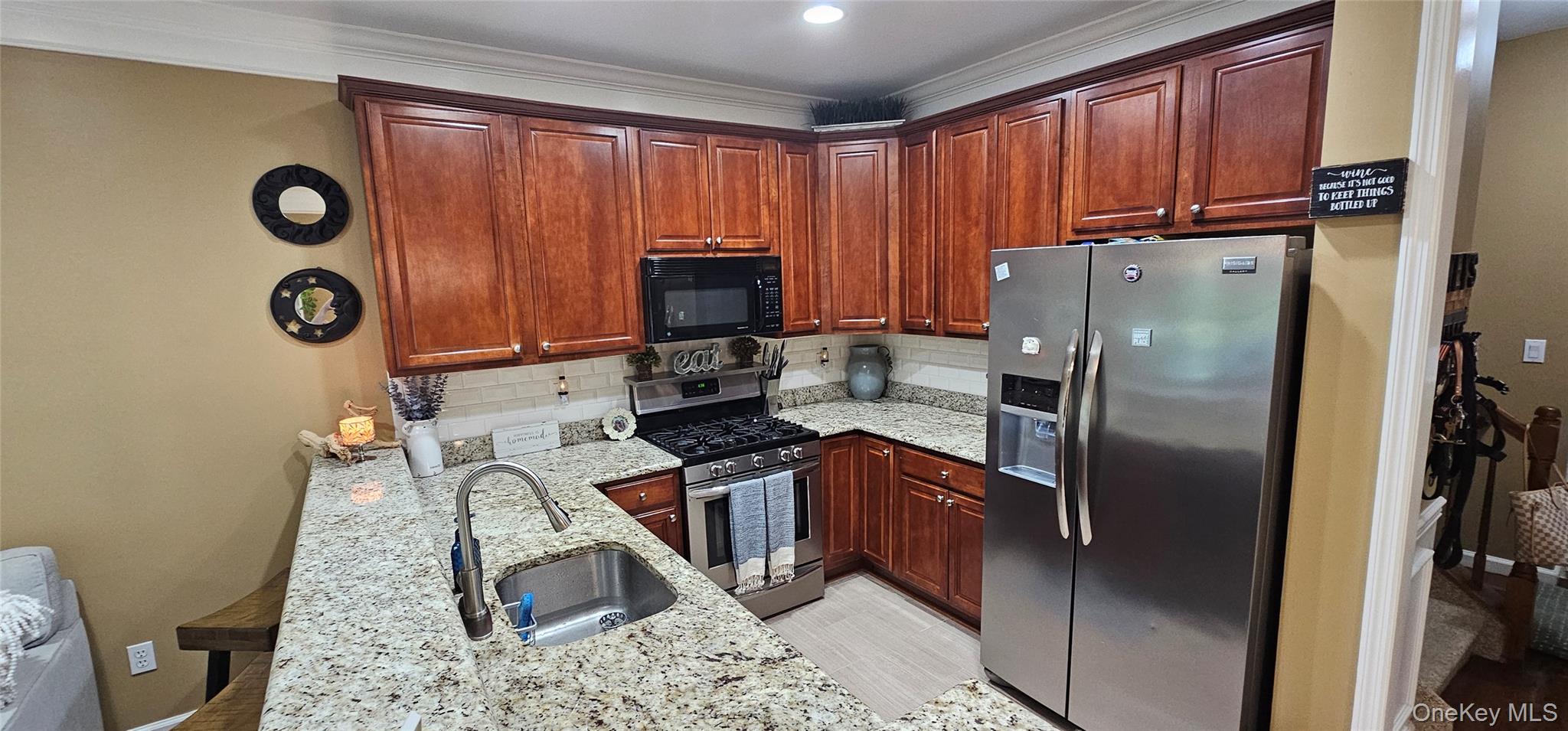 19 Virginia Pine Lane, Bay Shore, NY 11706