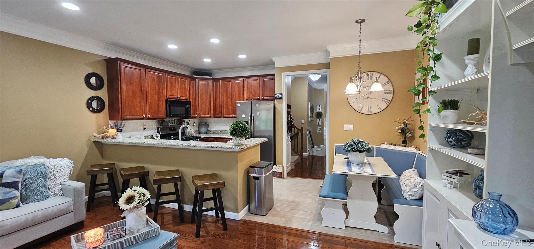 19 Virginia Pine Lane, Bay Shore, NY 11706