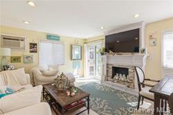 95 Springville Road # 8, Hampton Bays, NY 11946