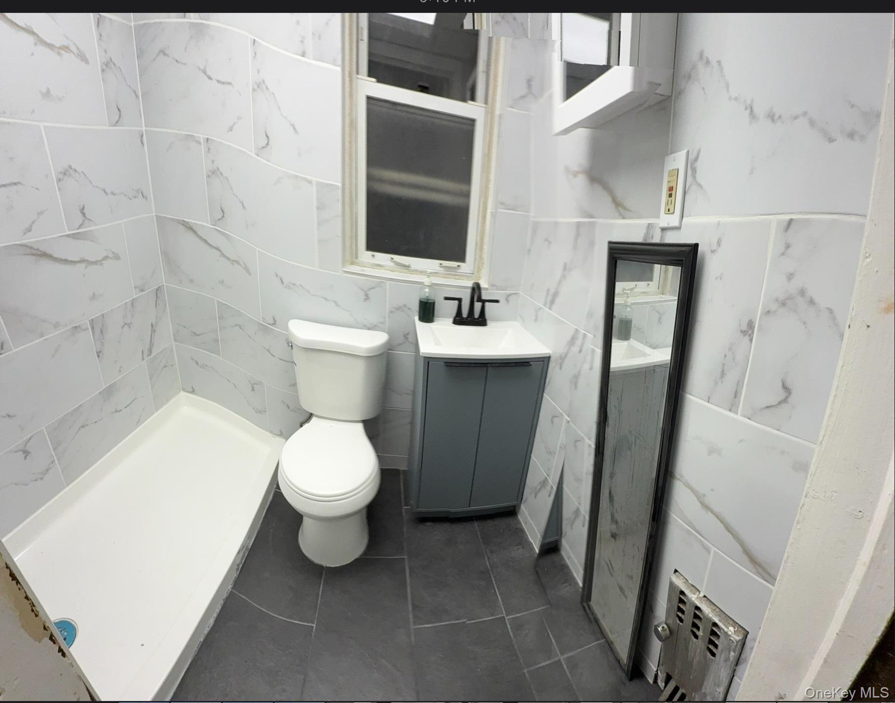 19611 100th Avenue, Hollis, NY 11423