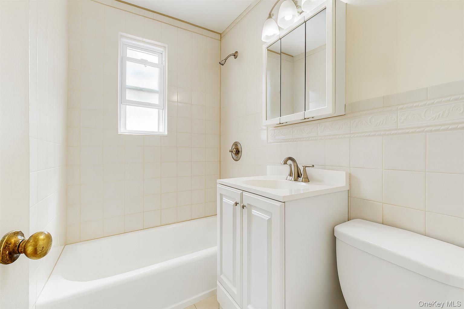 1570 Colden Avenue, Bronx, NY 10462