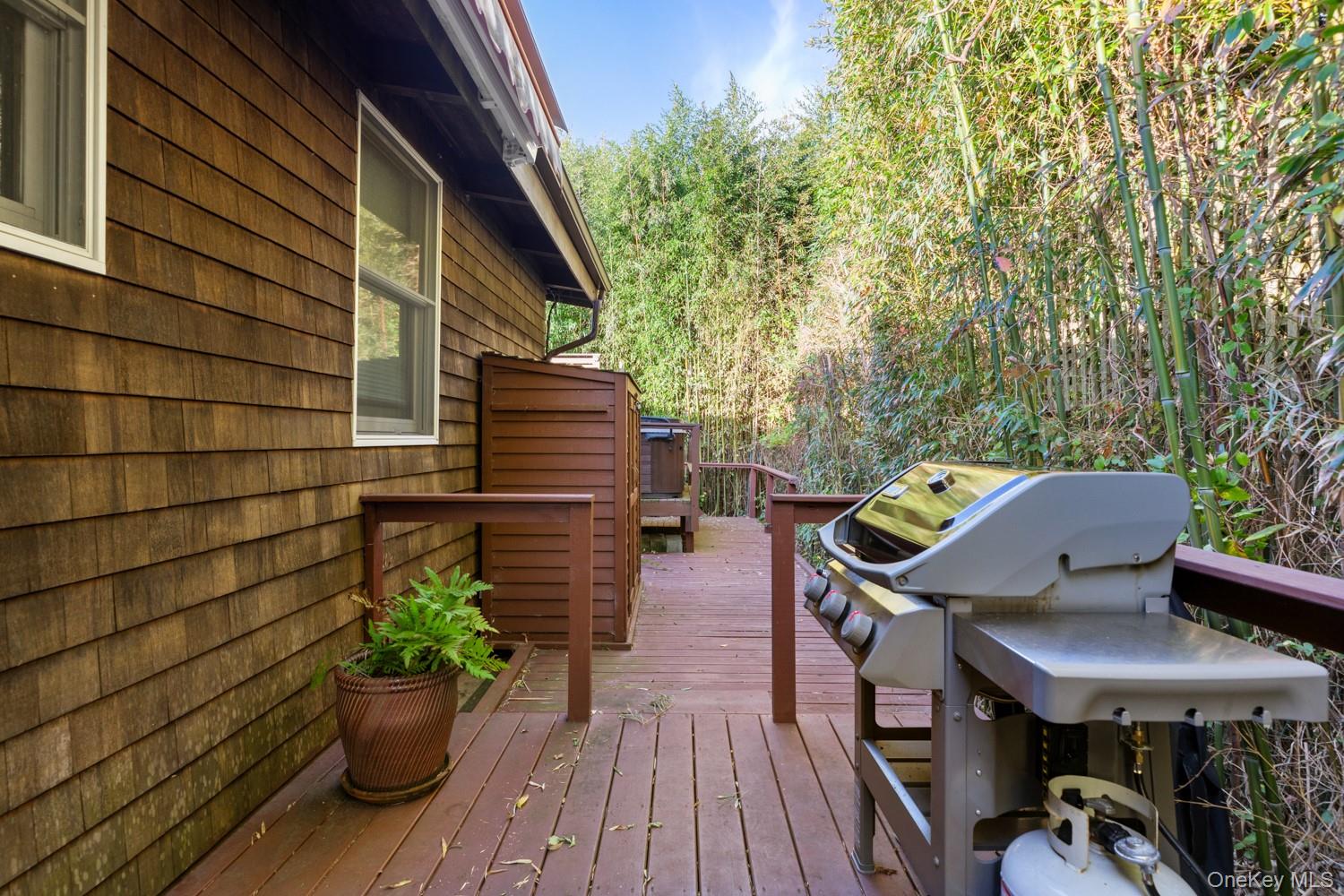 19 Crescent Avenue, Seaview, NY 11770