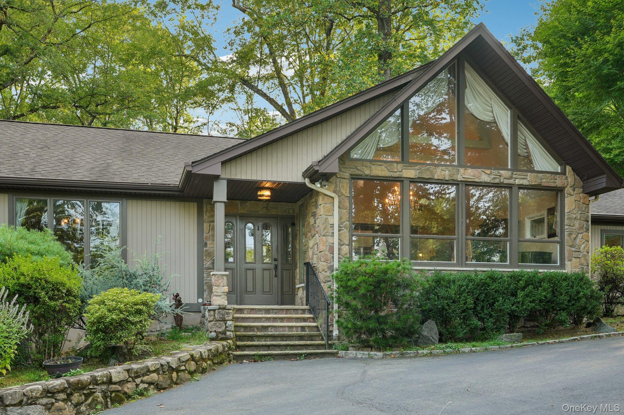 11 Old Phillips Hill Road, New City, NY 10956