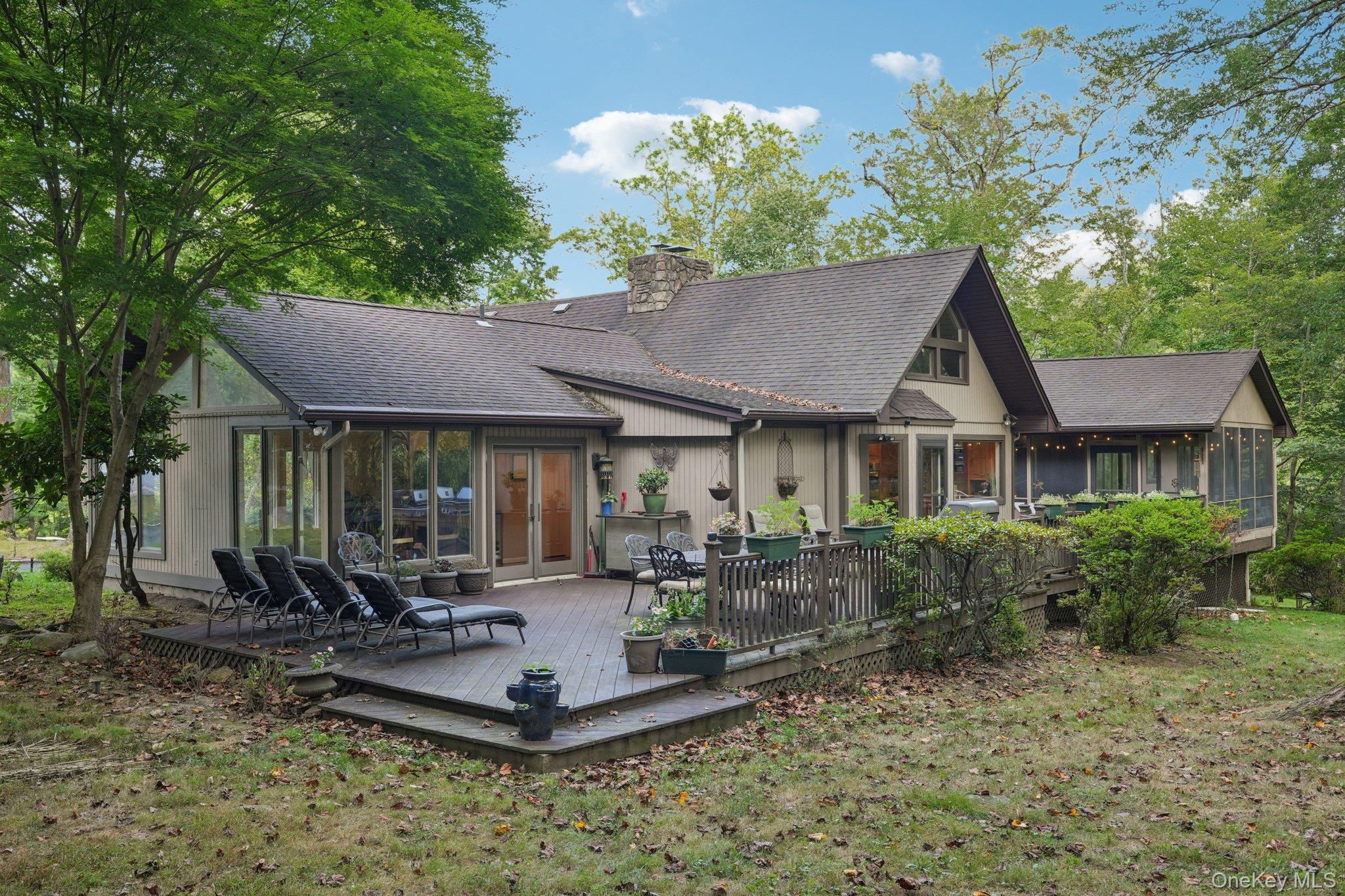 11 Old Phillips Hill Road, New City, NY 10956