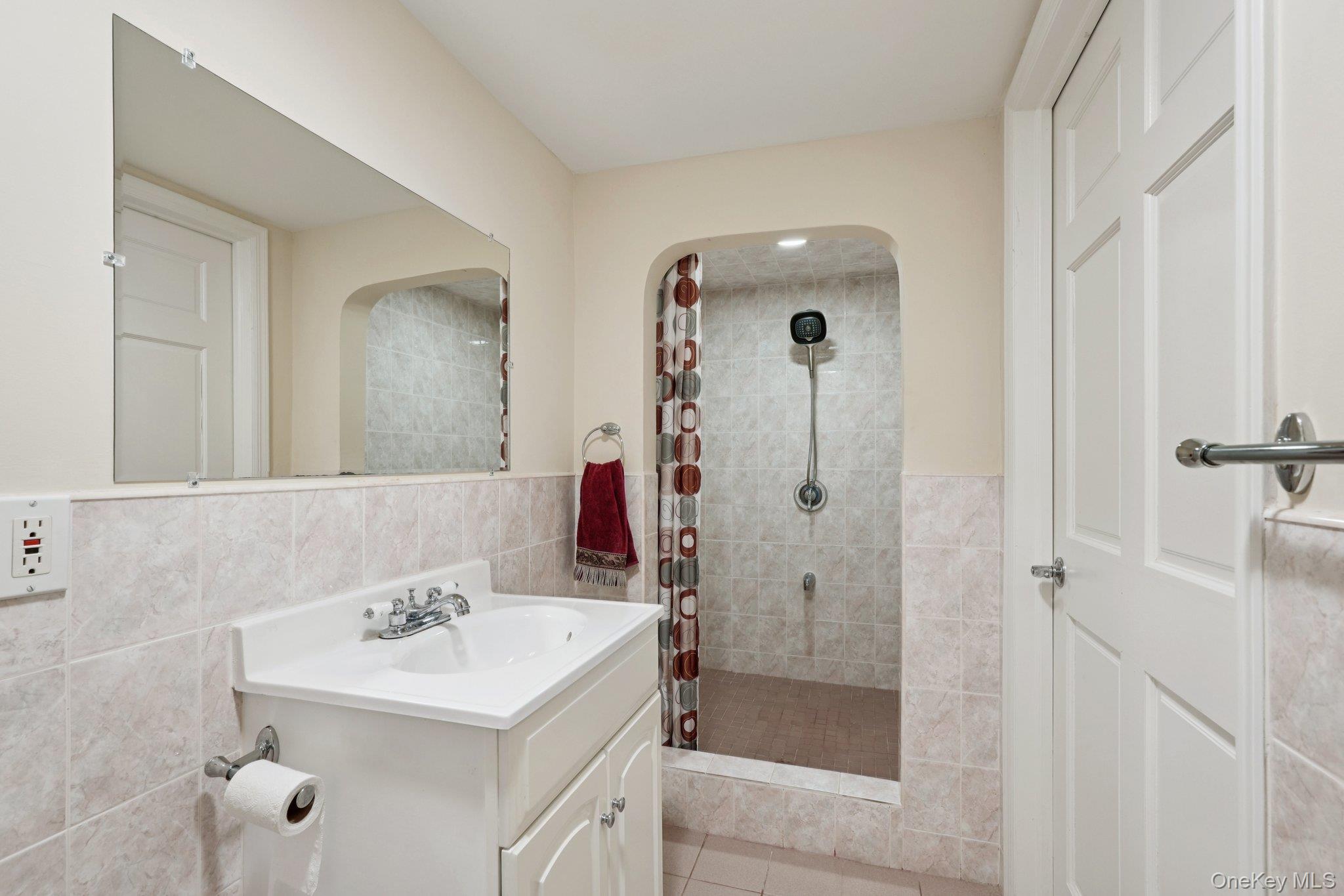 11 Old Phillips Hill Road, New City, NY 10956