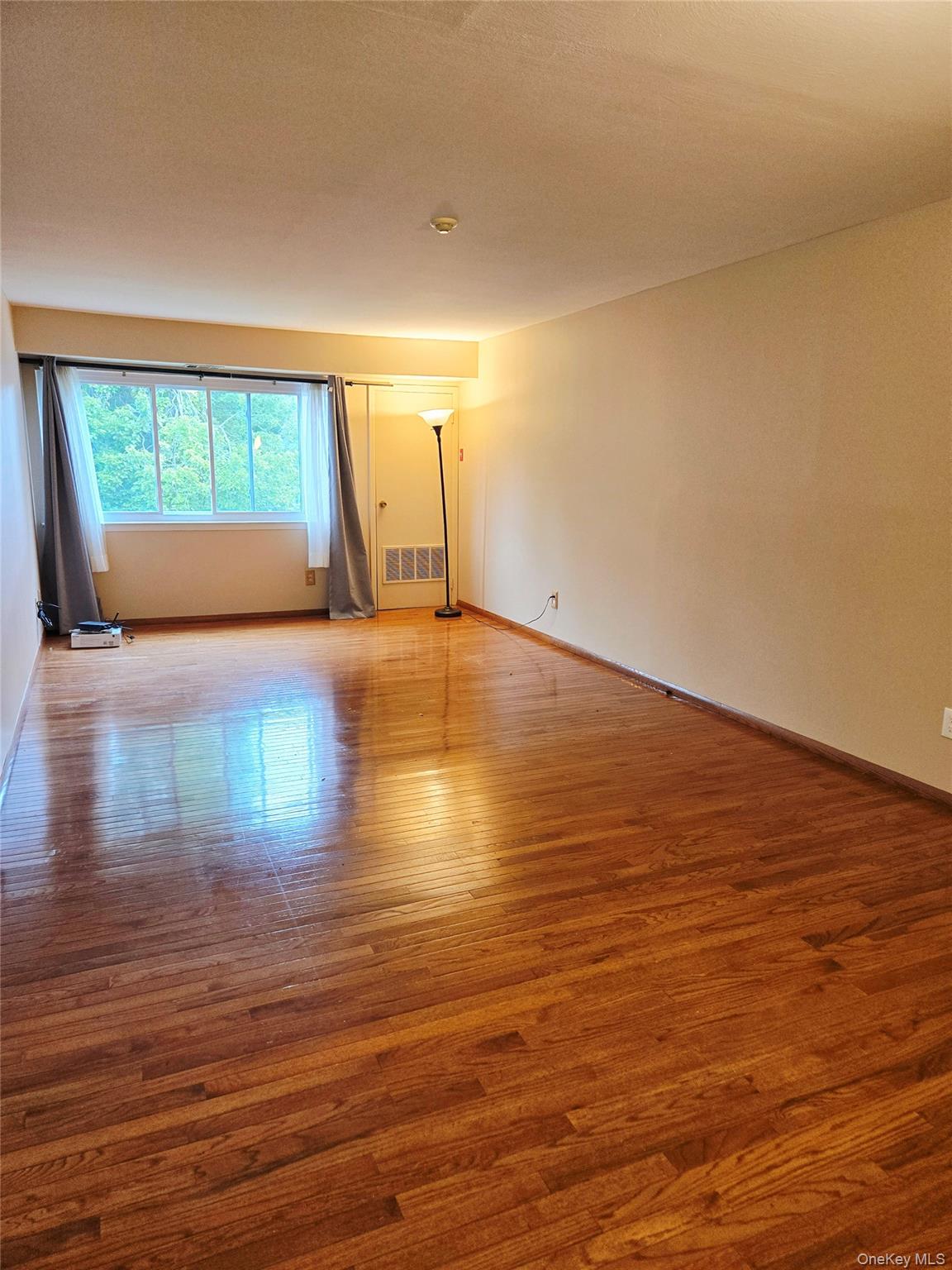 198 Pointe Circle North # 198, Coram, NY 11727