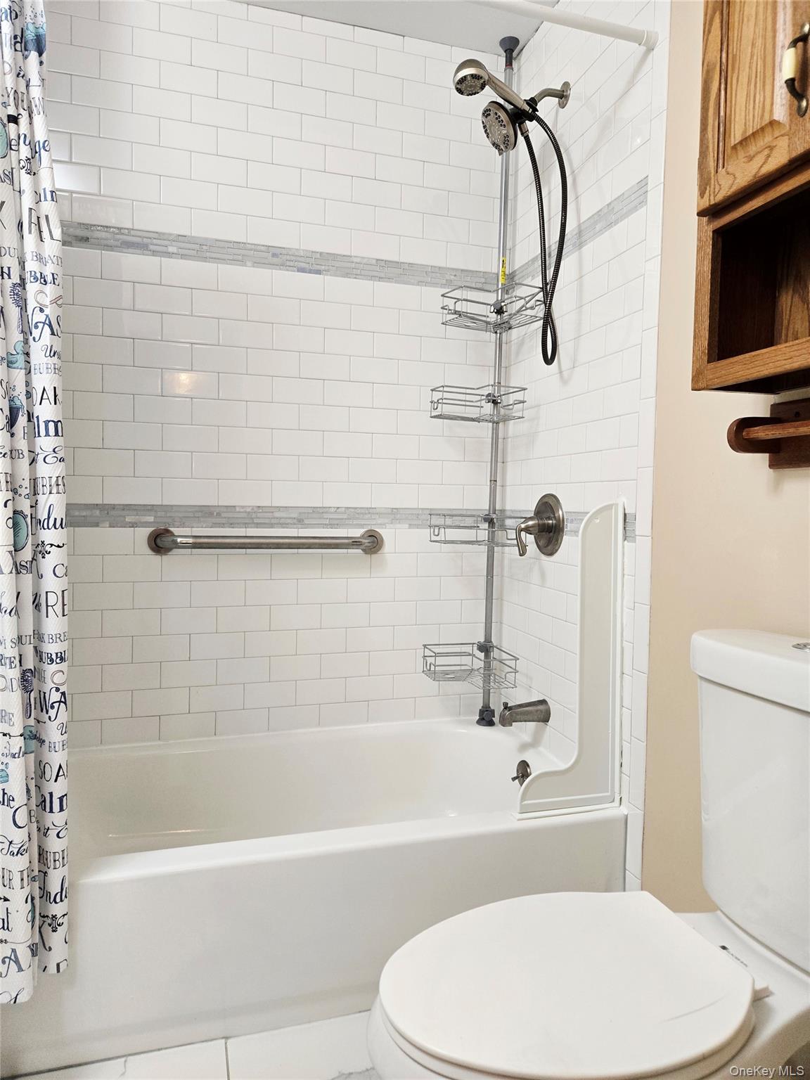 198 Pointe Circle North # 198, Coram, NY 11727