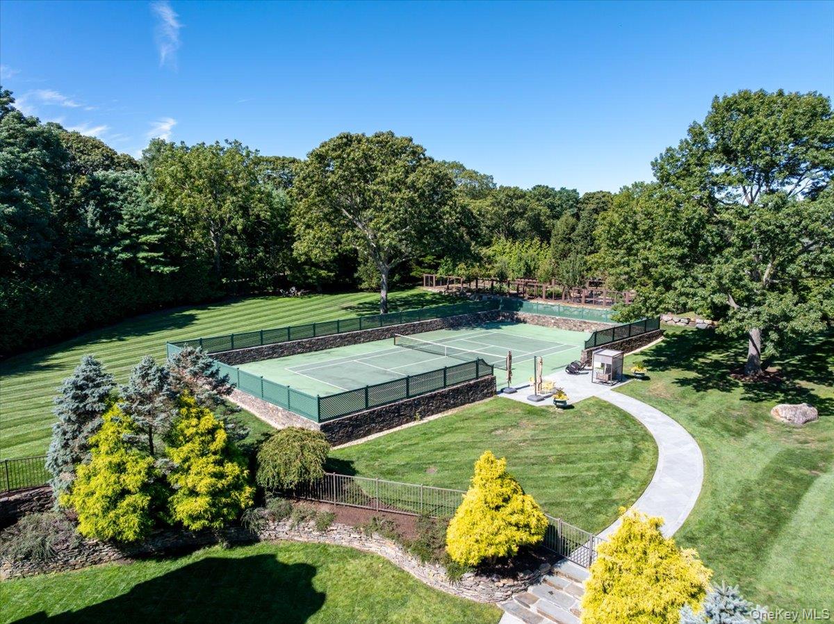 2 Sunset Drive, Head Of The Harbor, NY 11780