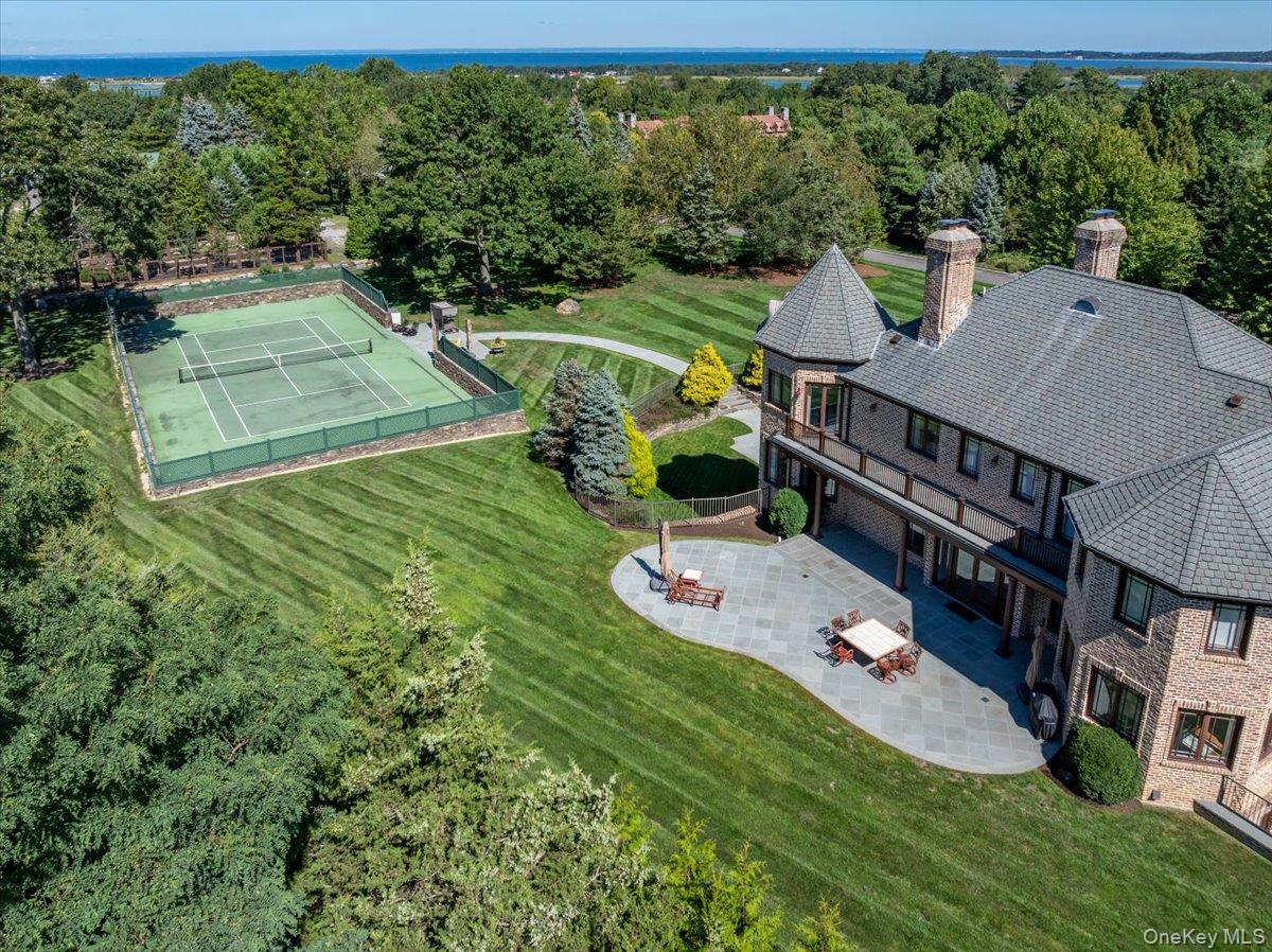 2 Sunset Drive, Head Of The Harbor, NY 11780