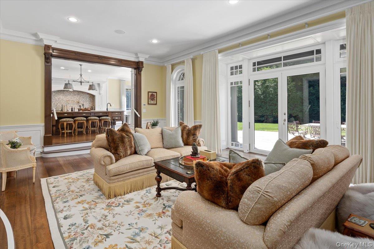 2 Sunset Drive, Head Of The Harbor, NY 11780