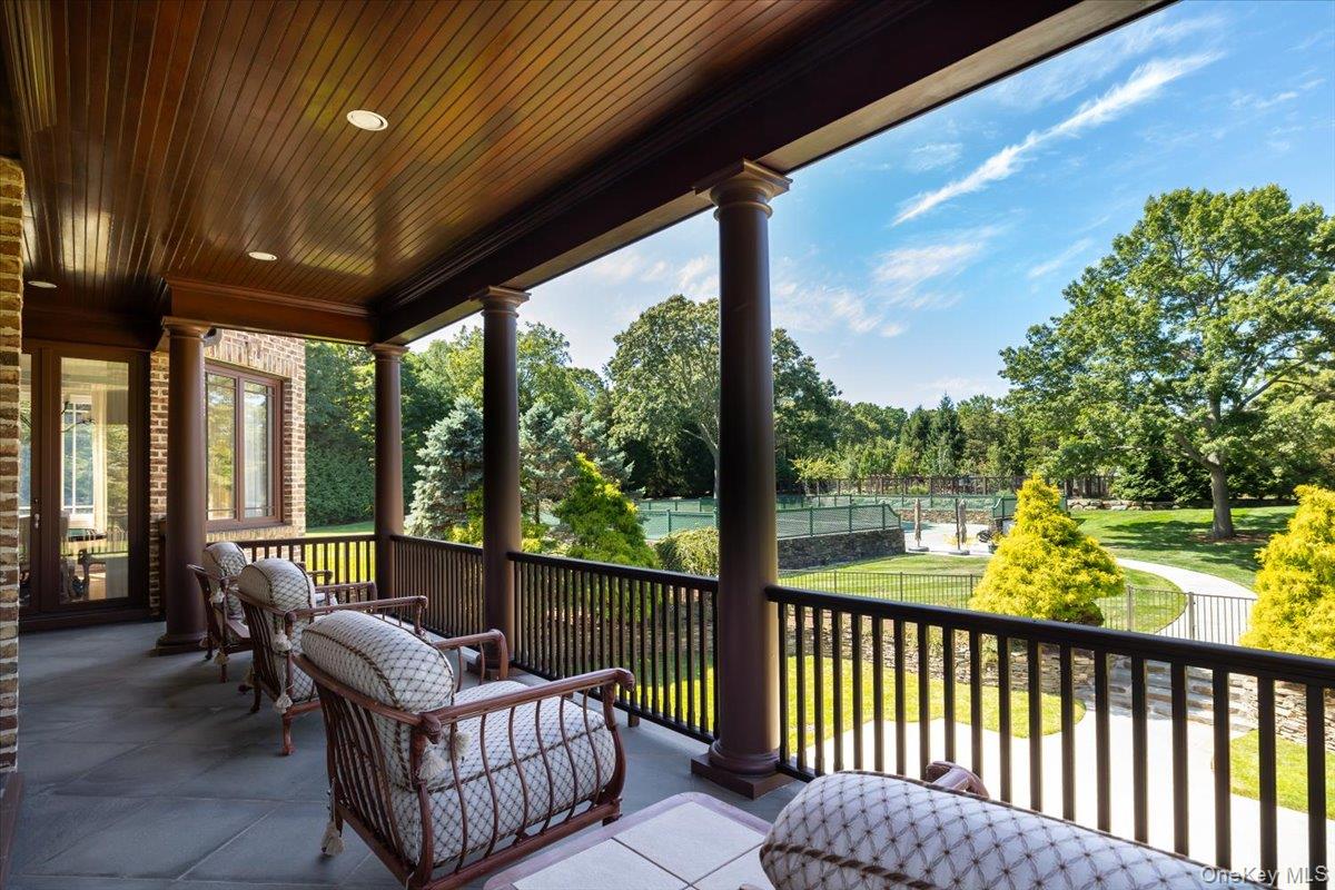 2 Sunset Drive, Head Of The Harbor, NY 11780