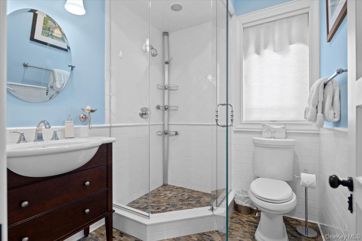 2 Sunset Drive, Head Of The Harbor, NY 11780