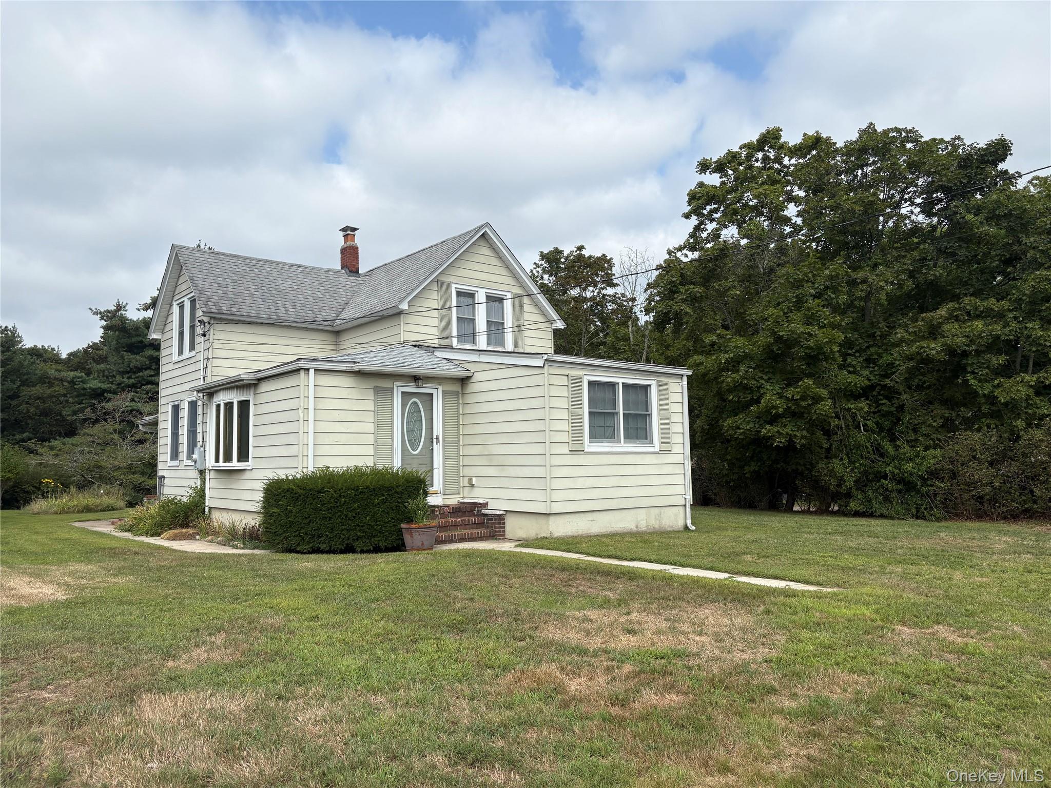 184 Mount Vernon Ave., Medford, NY 11763