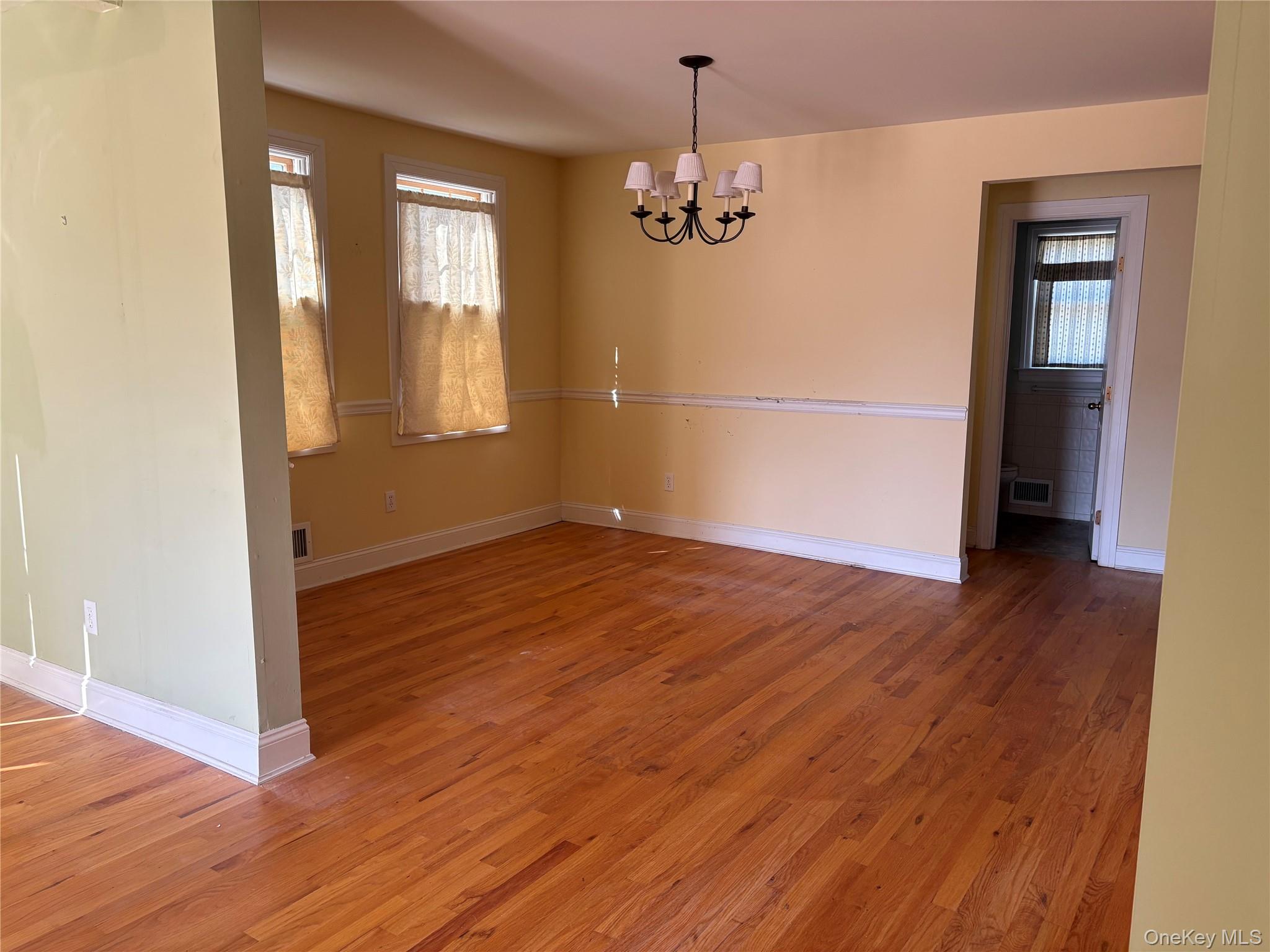 184 Mount Vernon Ave., Medford, NY 11763