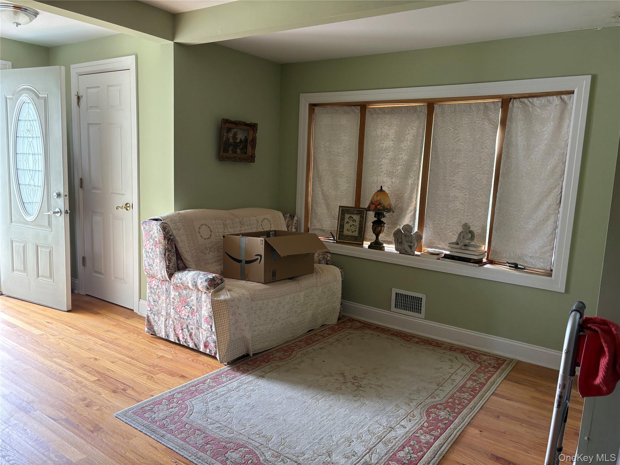 184 Mount Vernon Ave., Medford, NY 11763