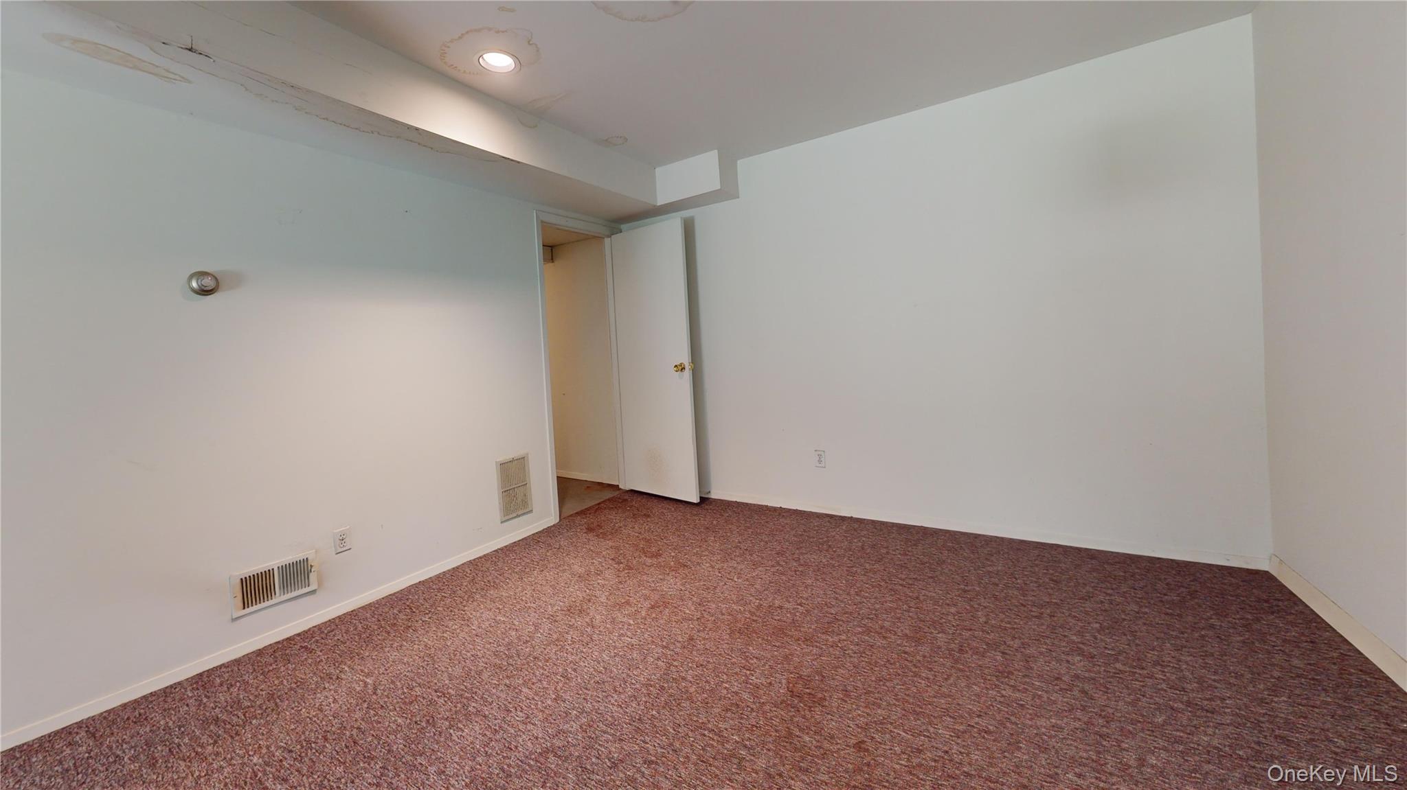 414 Pine Grove Lane, Hartsdale, NY 10530