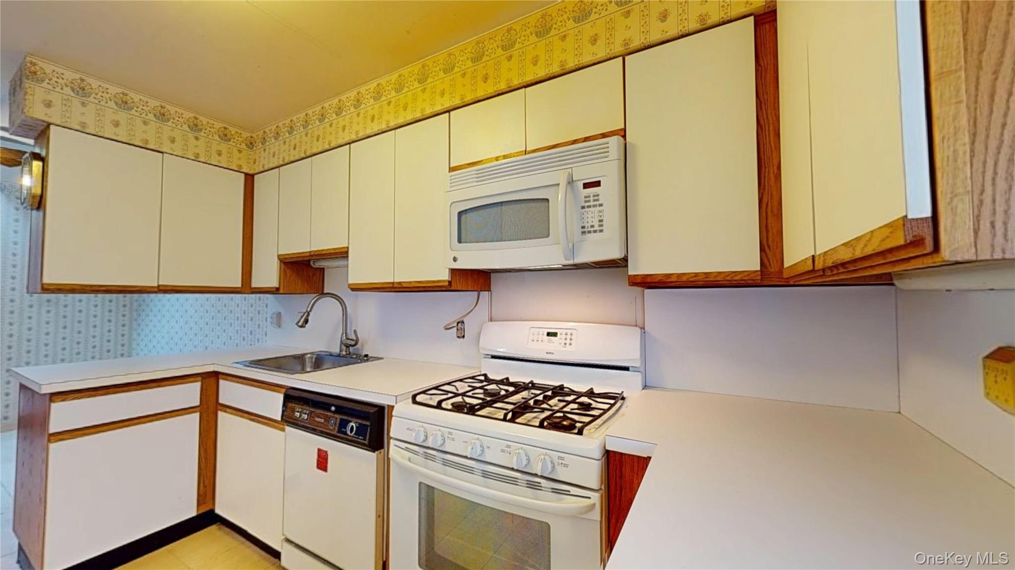 414 Pine Grove Lane, Hartsdale, NY 10530