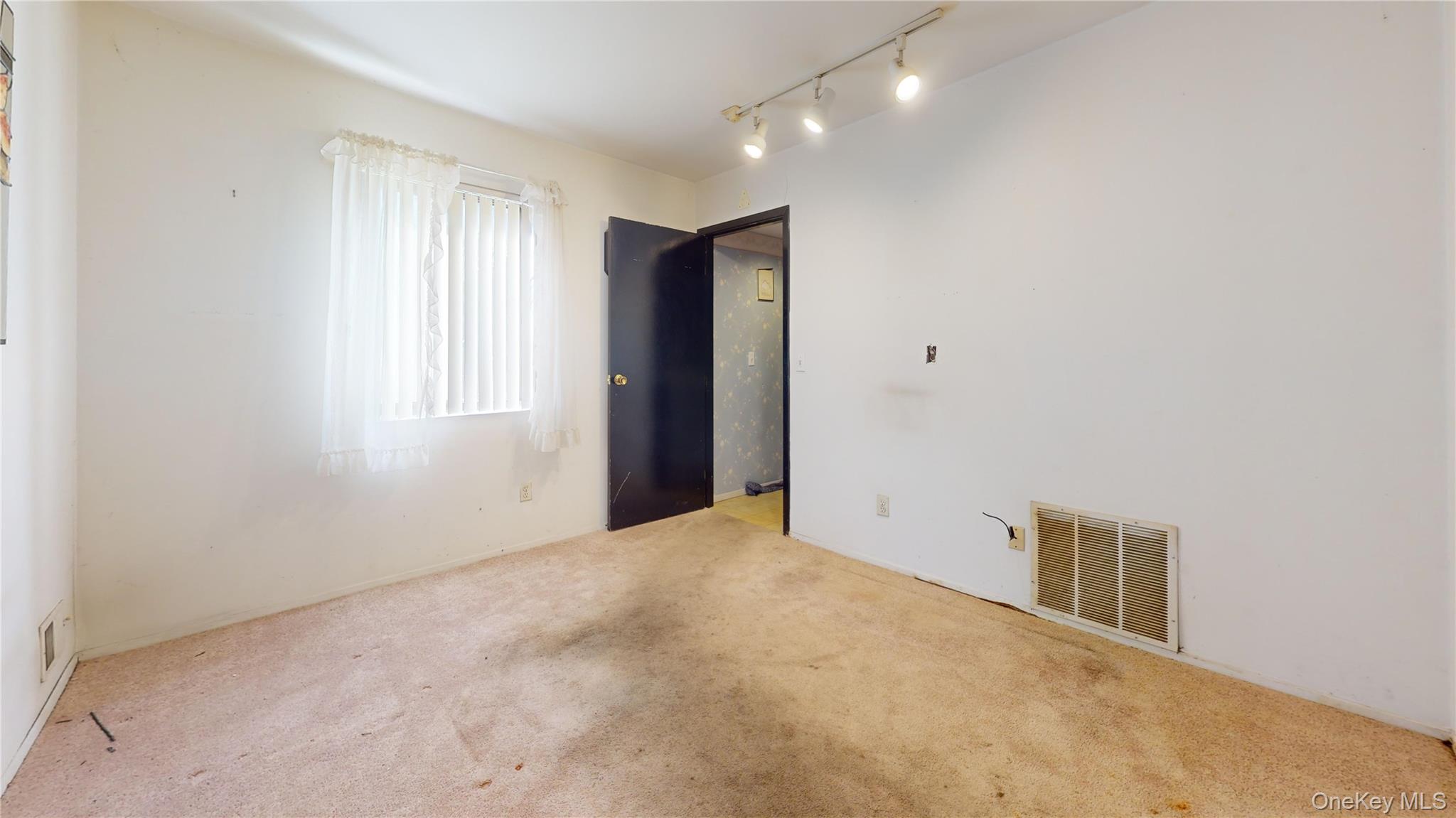 414 Pine Grove Lane, Hartsdale, NY 10530