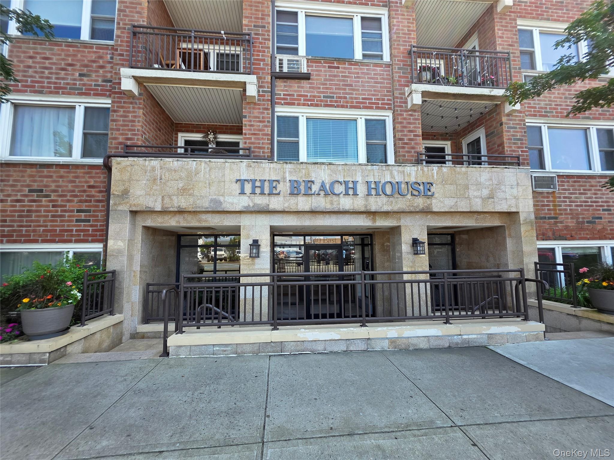 740 E Broadway # 3E, Long Beach, NY 11561