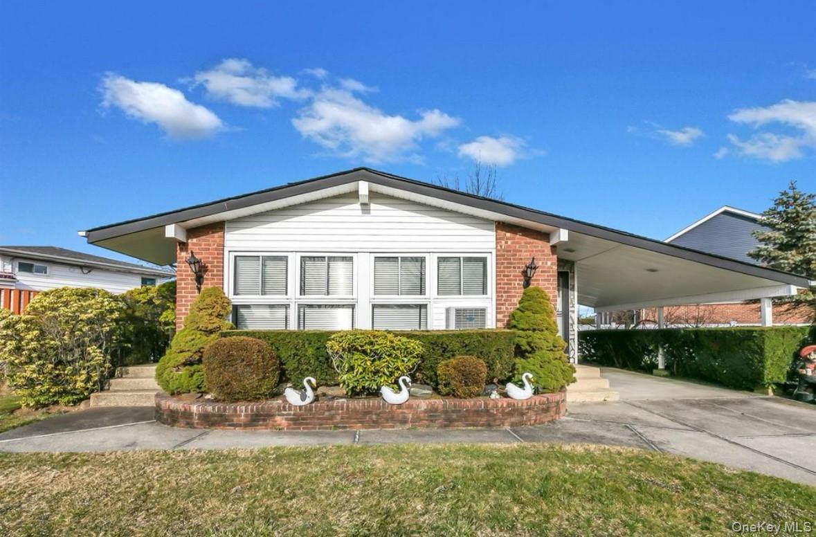 3561 Courtney Lane, Bethpage, NY 11714