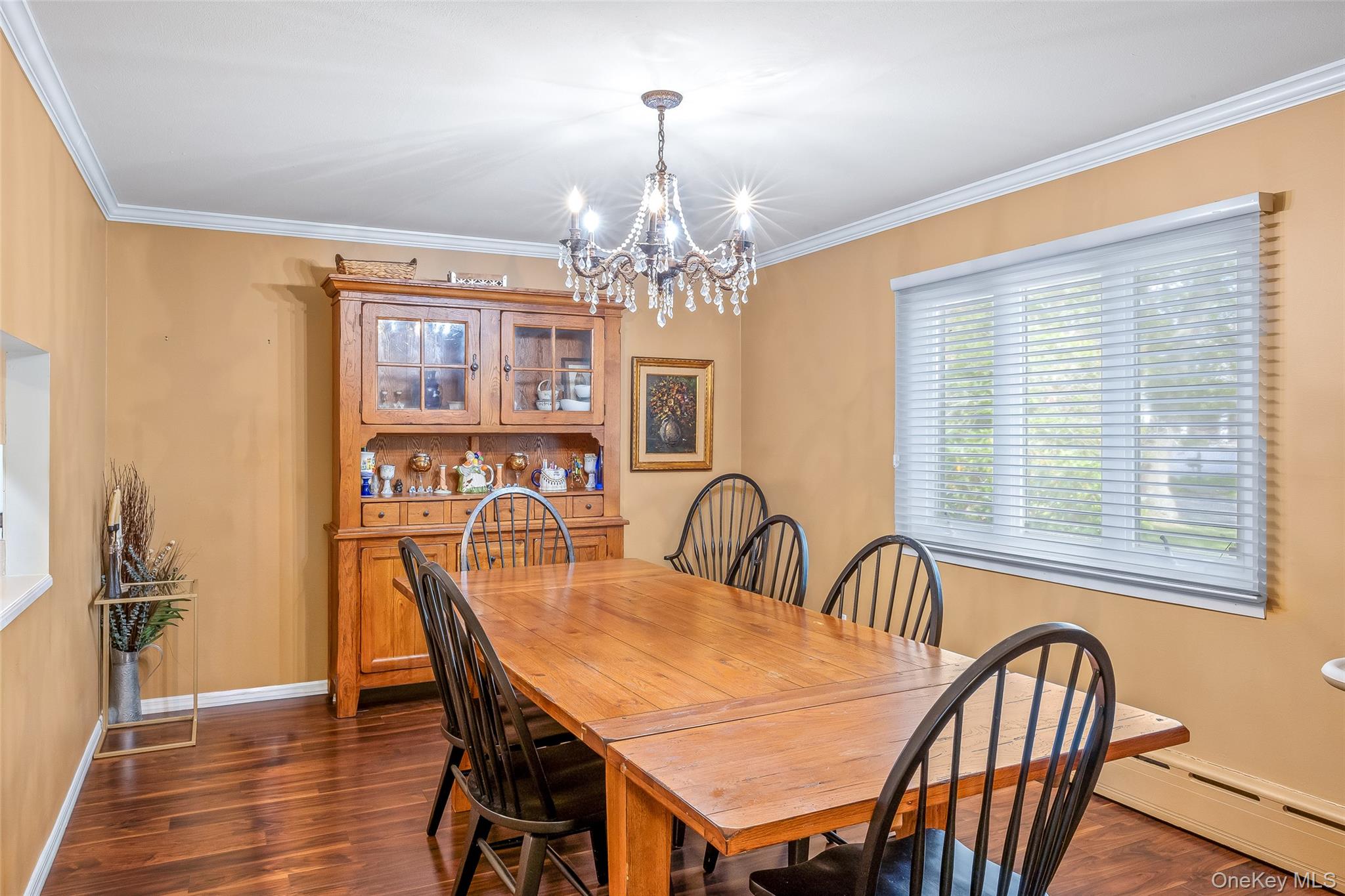 36 Southwick Court S, Plainview, NY 11803